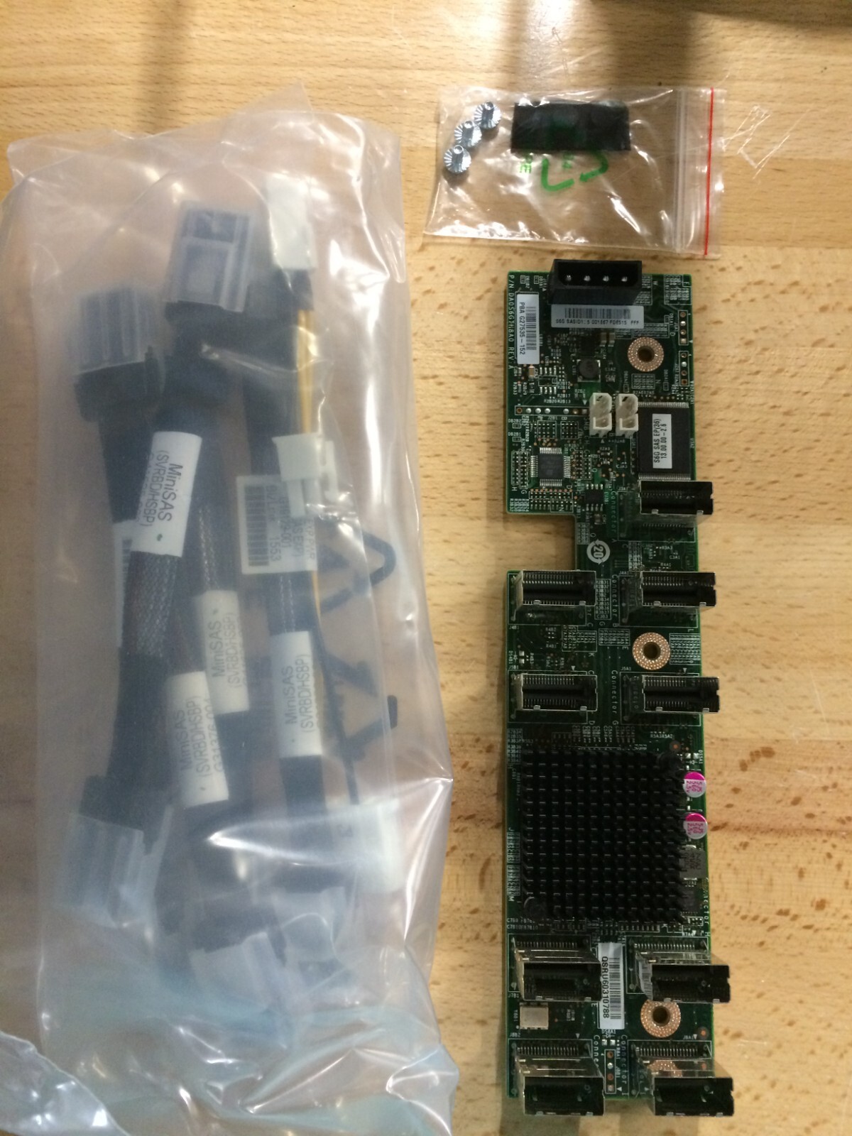 Intel SAS Expander RESCV360 with Cables