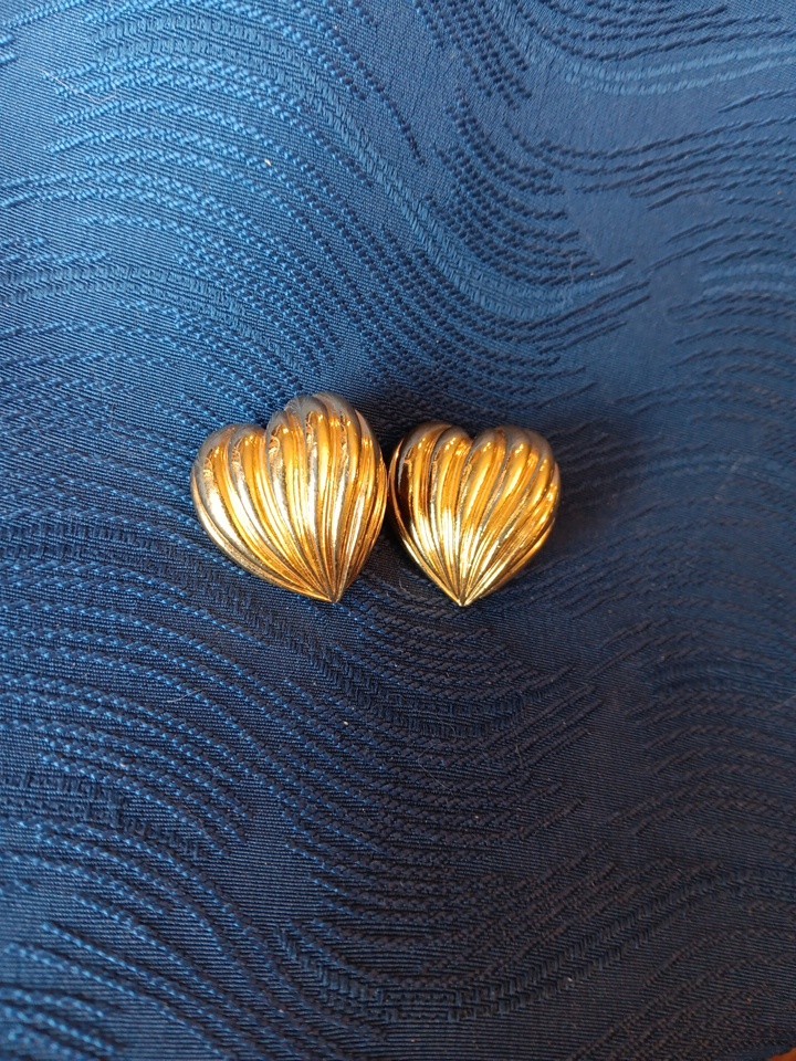 VintageAvon Pleated Heart Pierced Earrings