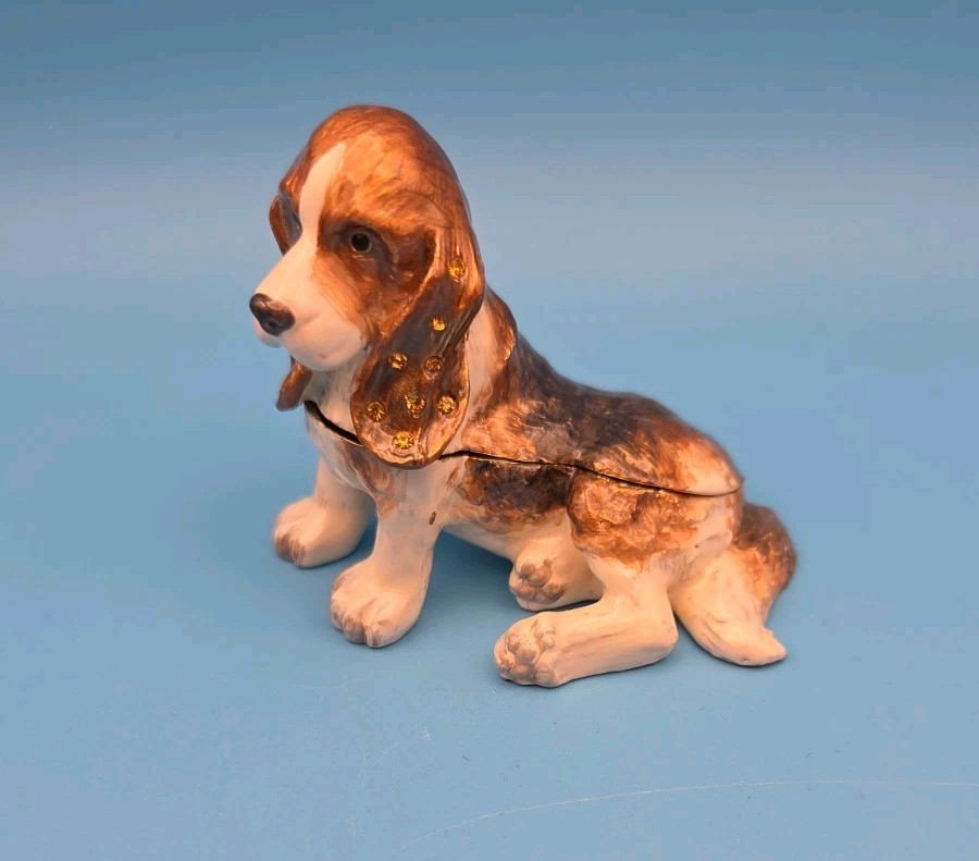 Keren Kopal Sitting Beagle Dog Trinket Box D1274 Austrian Crystals