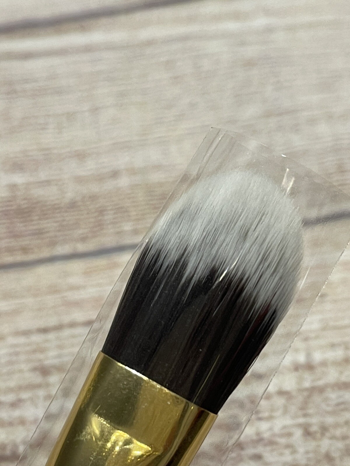 Gold Luxie 510 Foundation Brush