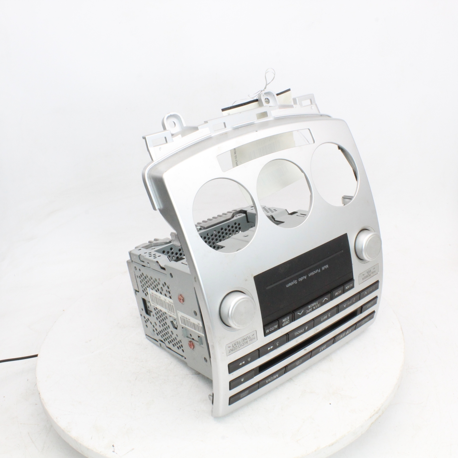 2006 MAZDA MAZDA5 AM,FM,6Disc Radio Part Number - 638-58995 ( Used )
