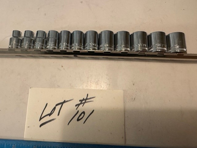 NEW Craftsman 3/8" DRIVE 12 PC METRIC 12 POINT STD SOCKET SET + RAIL