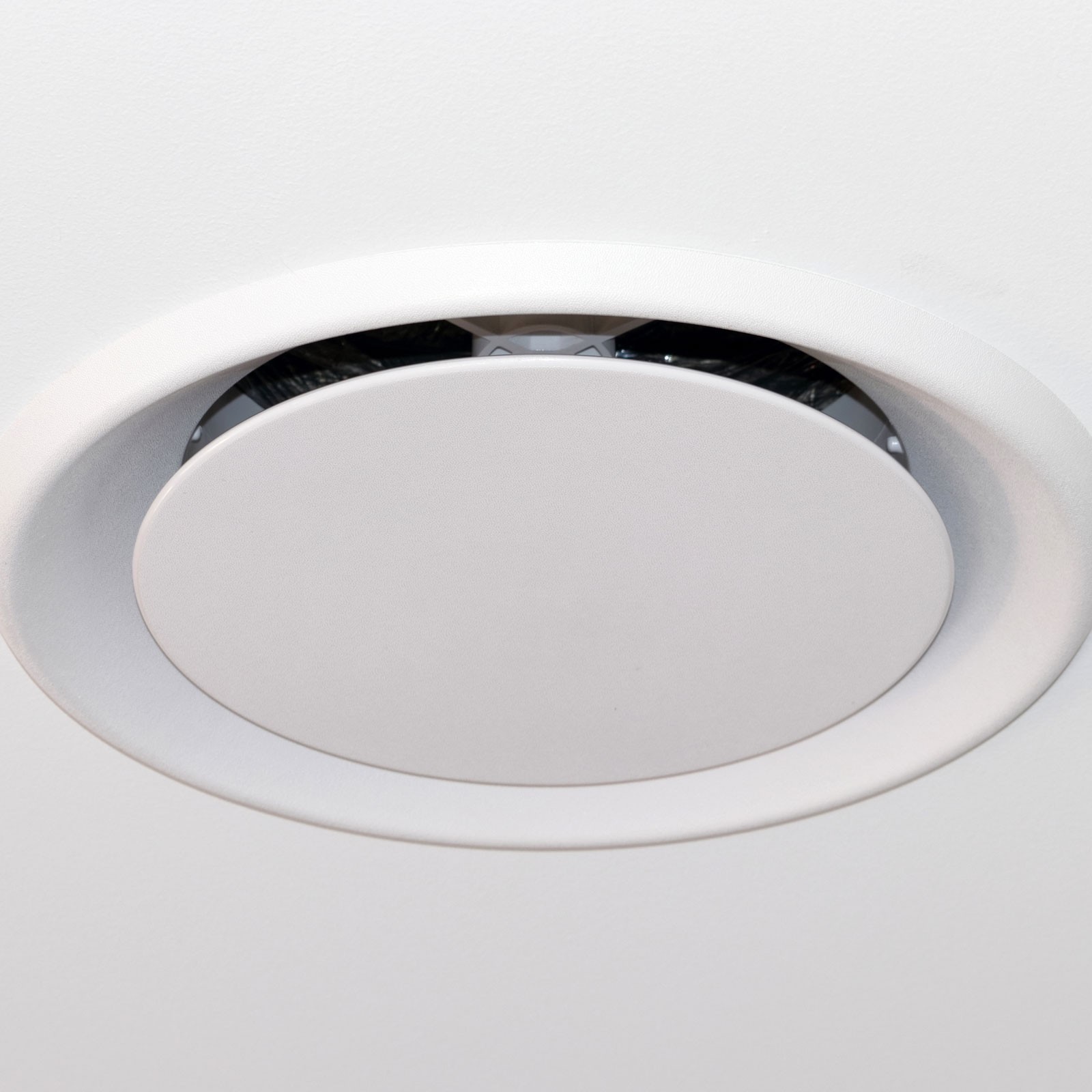 6 Inch Spring Round Air Vent, Adjustable Air Diffuser with Screen Mesh, White