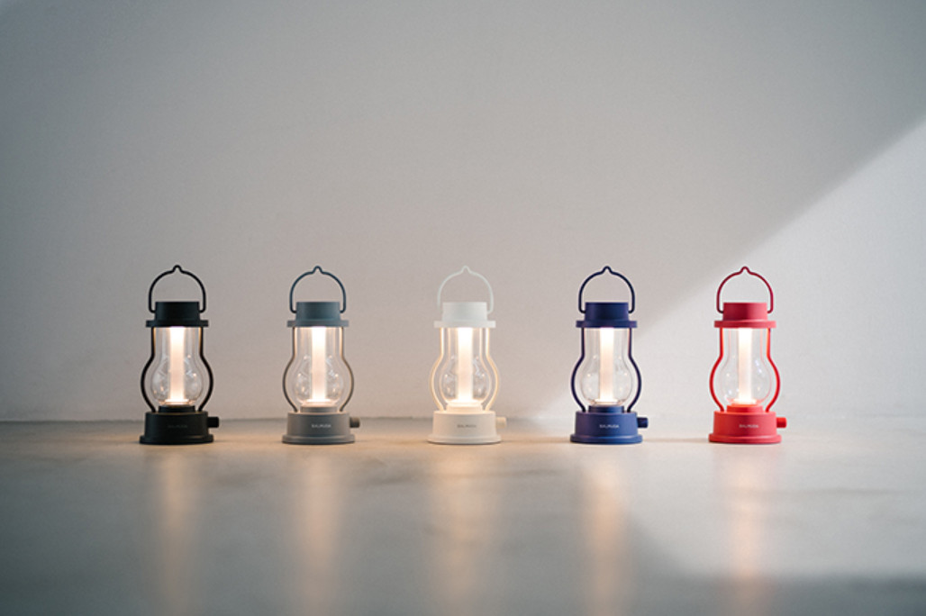 NEW BALMUDA The Lantern L02B Portable LED Lamp Rechargeable 5 Colors Genuine