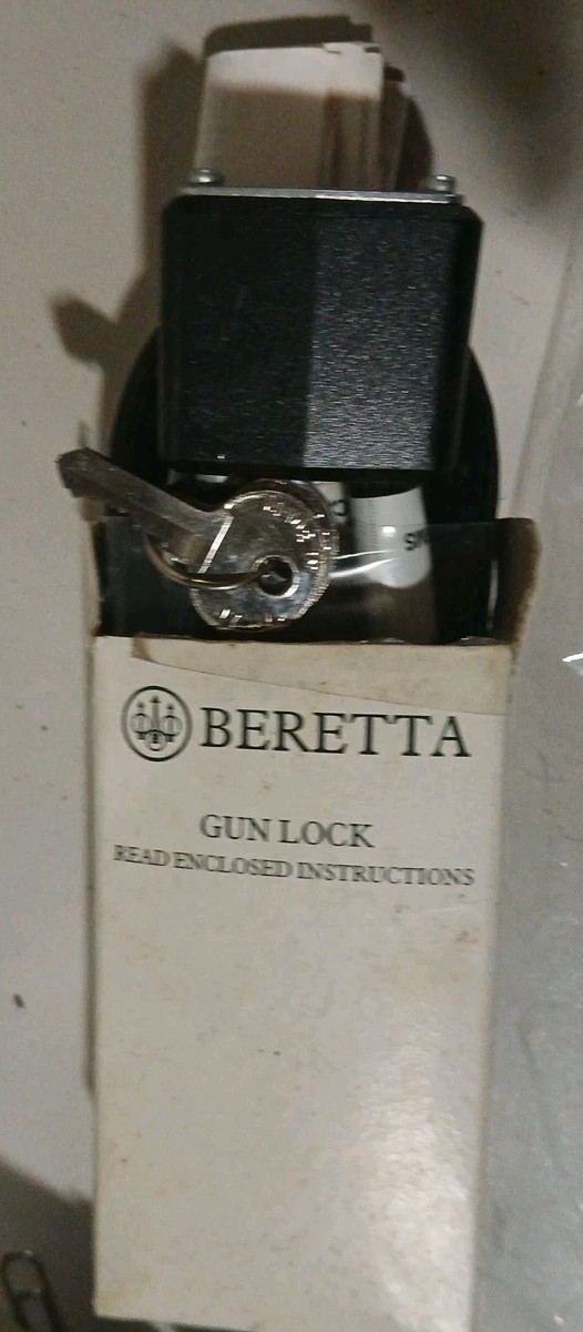 BARETTA Gun Cable Lock w Keys - New In Box. 936