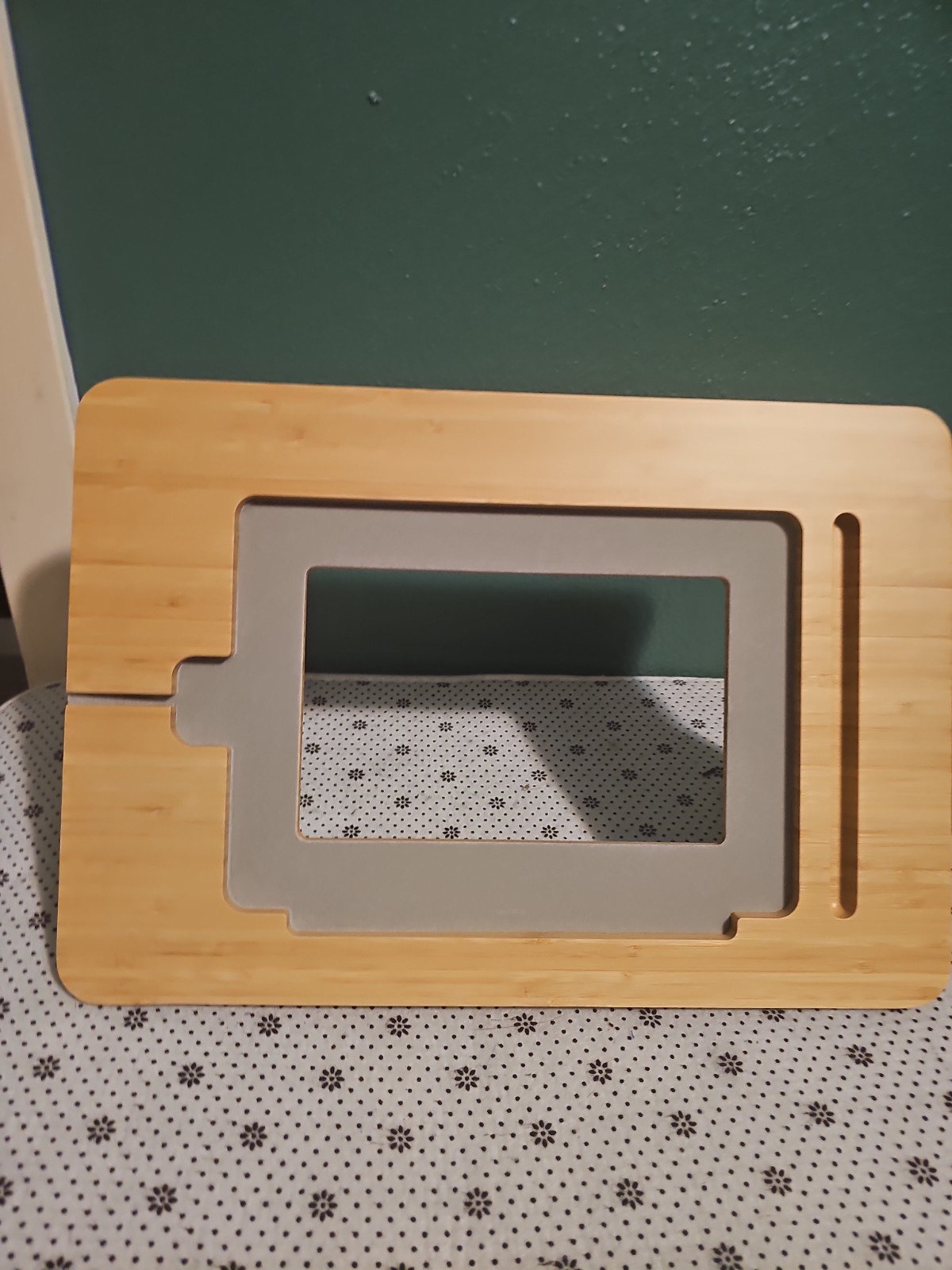 AFOOYO Bamboo Tablet  Stand - 9.7/10.2/10.5/10.9/11 inch Tablets