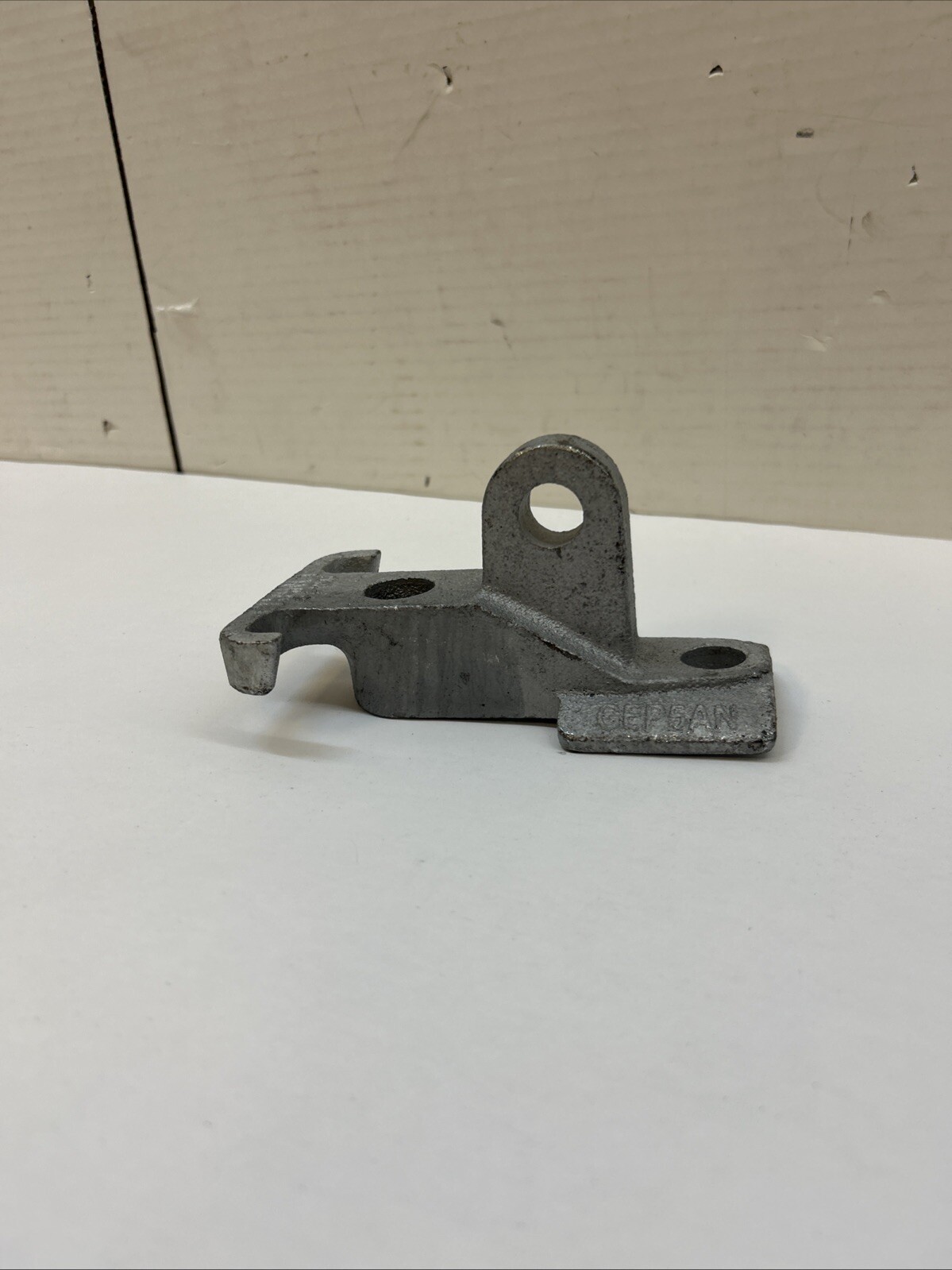 COMBINATION GUY-HOOK/POLE-EYE ATTACHMENT, 16,000 lbs. STRENGTH, 3/4in UPPER 5/8”