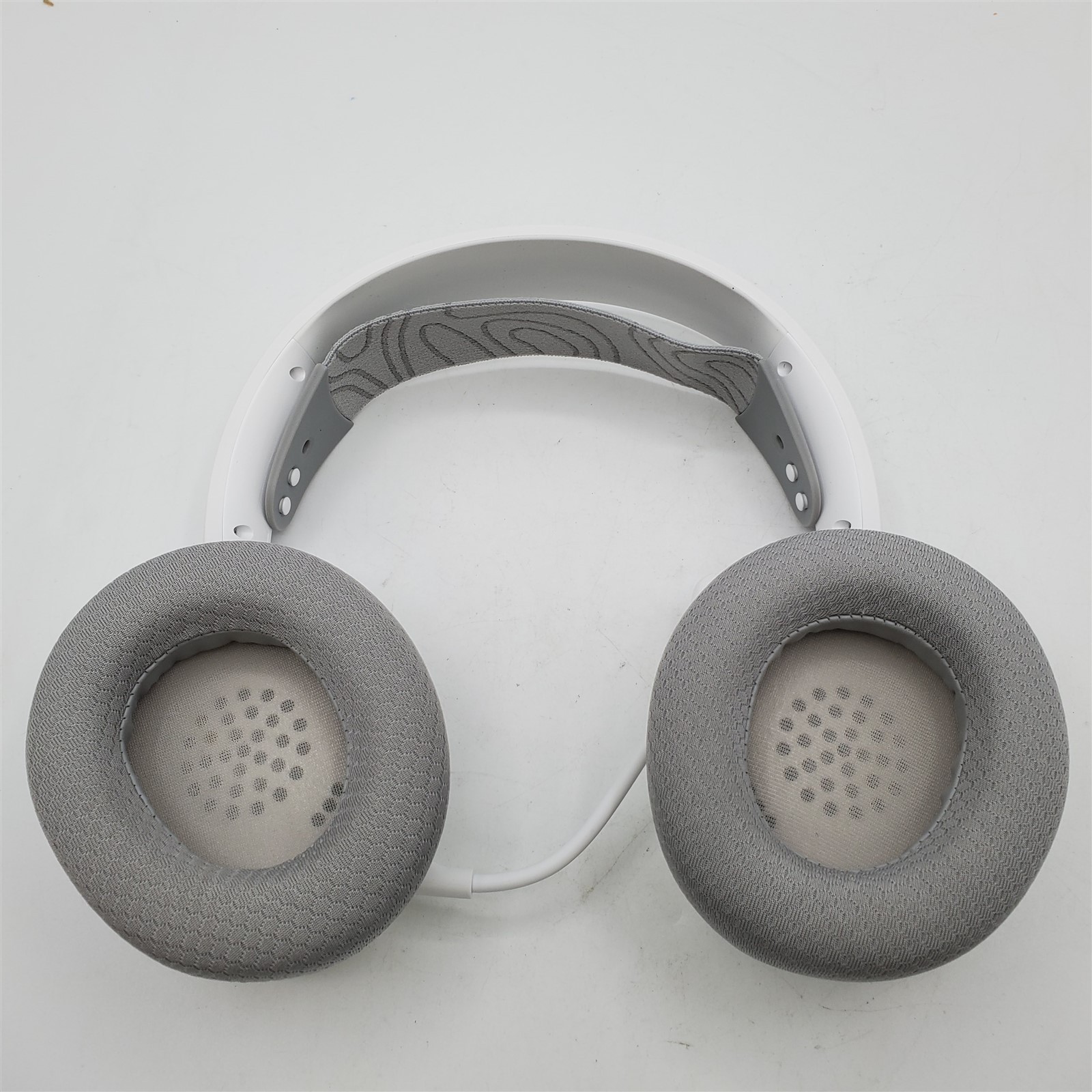 SteelSeries Arctis Nova 3P Wireless Multi-Platform Gaming Headset, White