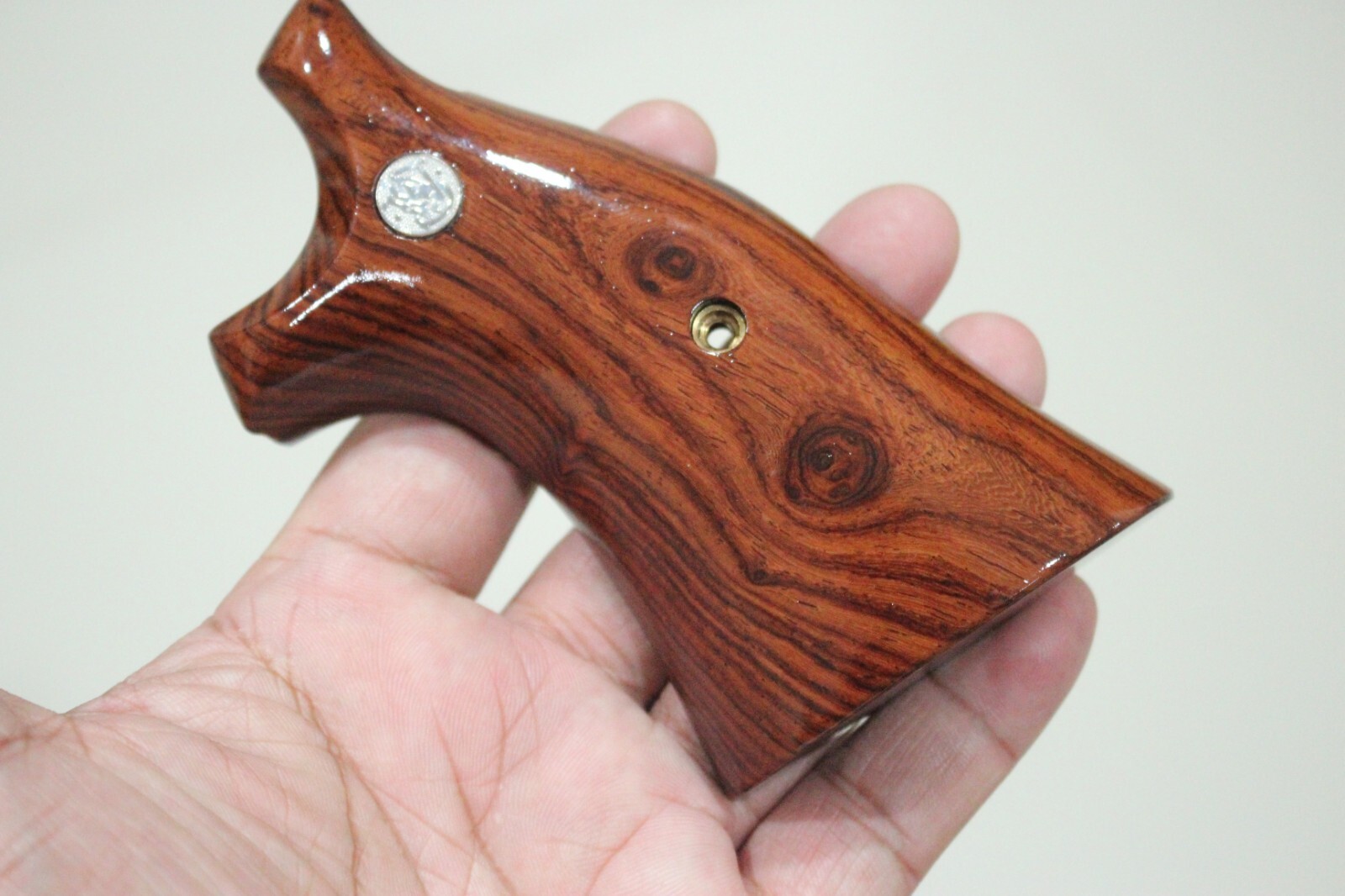 TARGET GRIPS FOR S&W K, L FRAME SQUARE BUTT MOD 686, 66 ROSE WOOD NICE GIFT # 12