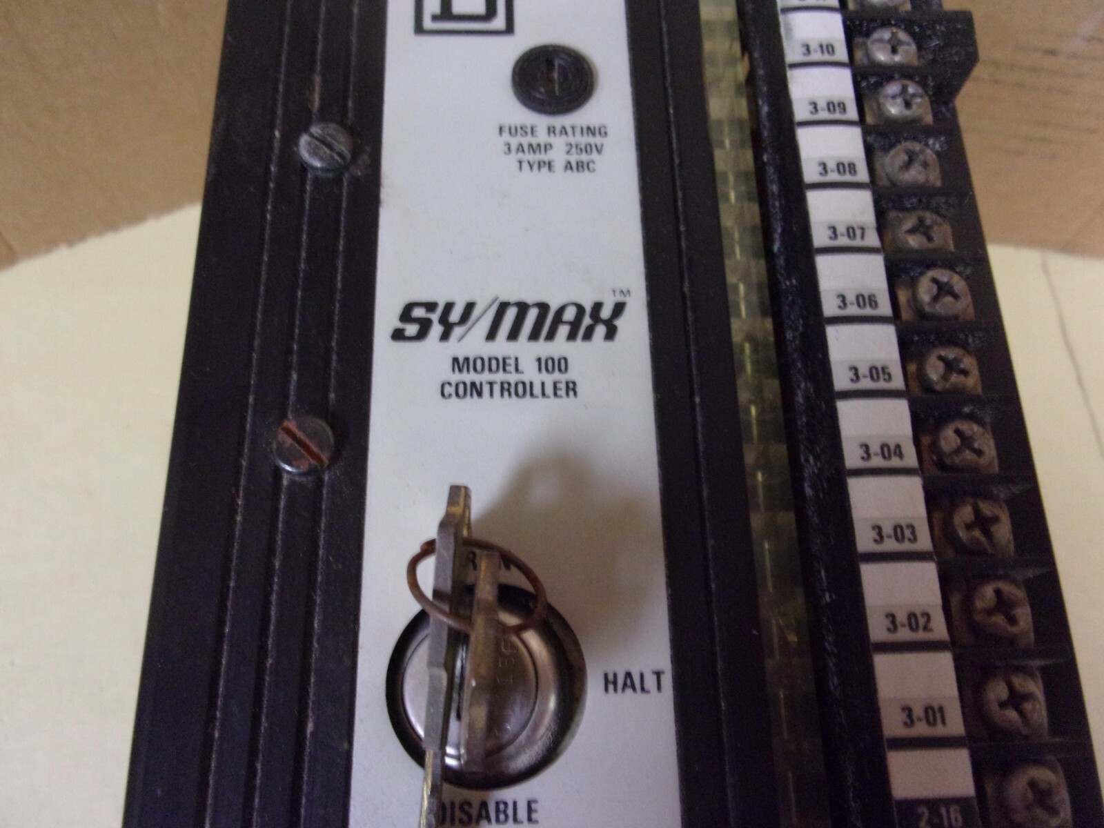 Square D SY/Max 8020-SCP-121-R Controller With Memory Module Model 100