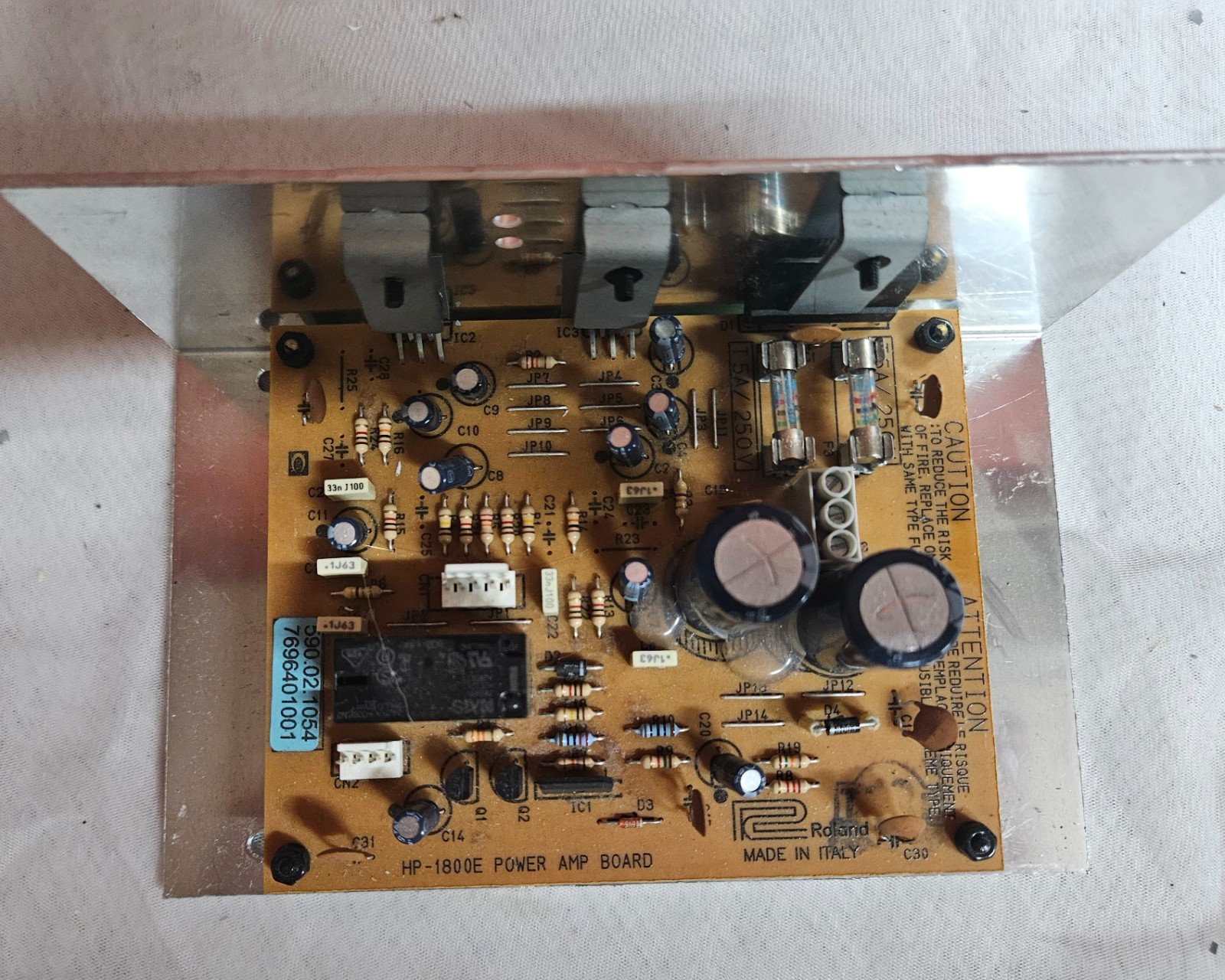 ROLAND KR-75 Keyboard POWER AMP BOARD w Mount Roland HP-1800E
