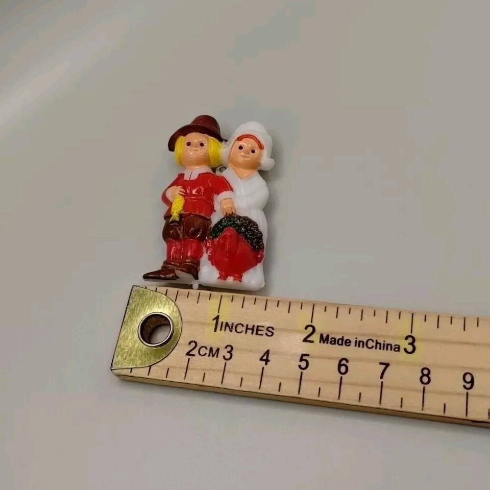 Plastic Thanksgiving Pilgrim Couple With Turkey Pin Brooch