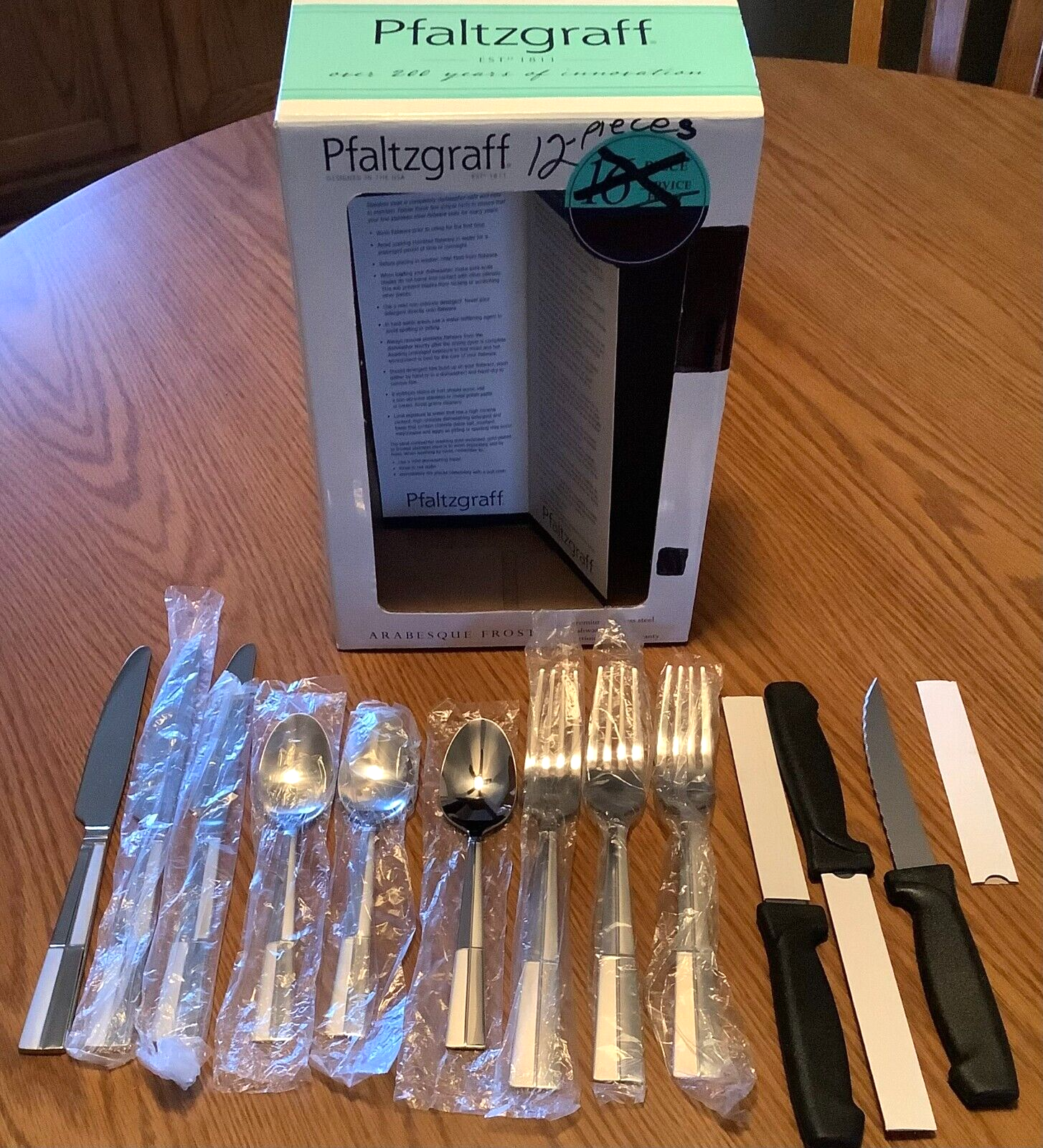 Pfaltzgraff - Arabesque Frost / 12-Piece Stainless Flatware Silverware Set