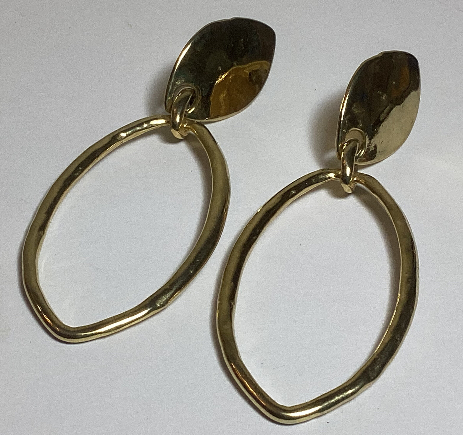 PRETTY VINTAGE SIGNED MADE IN USA PIERCED HOOP STYLE EARRINGS GOLDTONE NICE