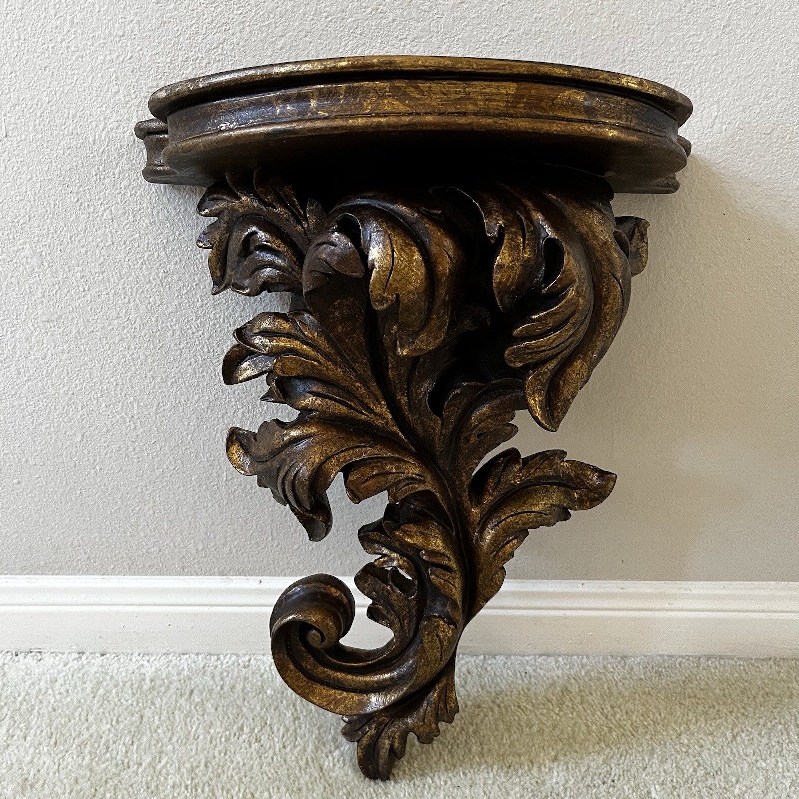 Vtg Gold Bronze Acanthus Leaf Ornate Wall Hanging Shelf Sconce ( 18.5 X 15 X 7 )