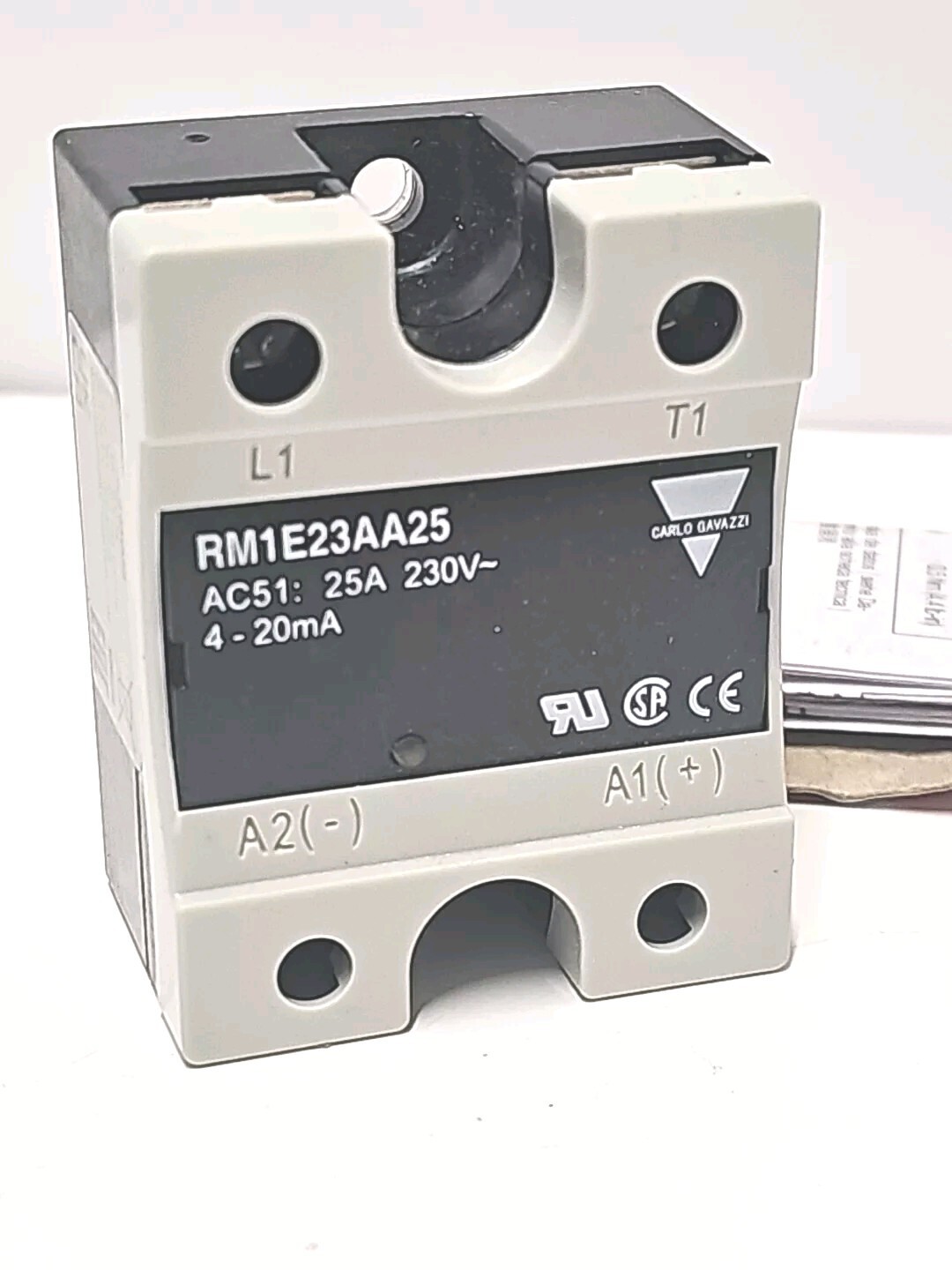 NEW Carlo Gavazzi RM1E23AA25 Solid State Relay