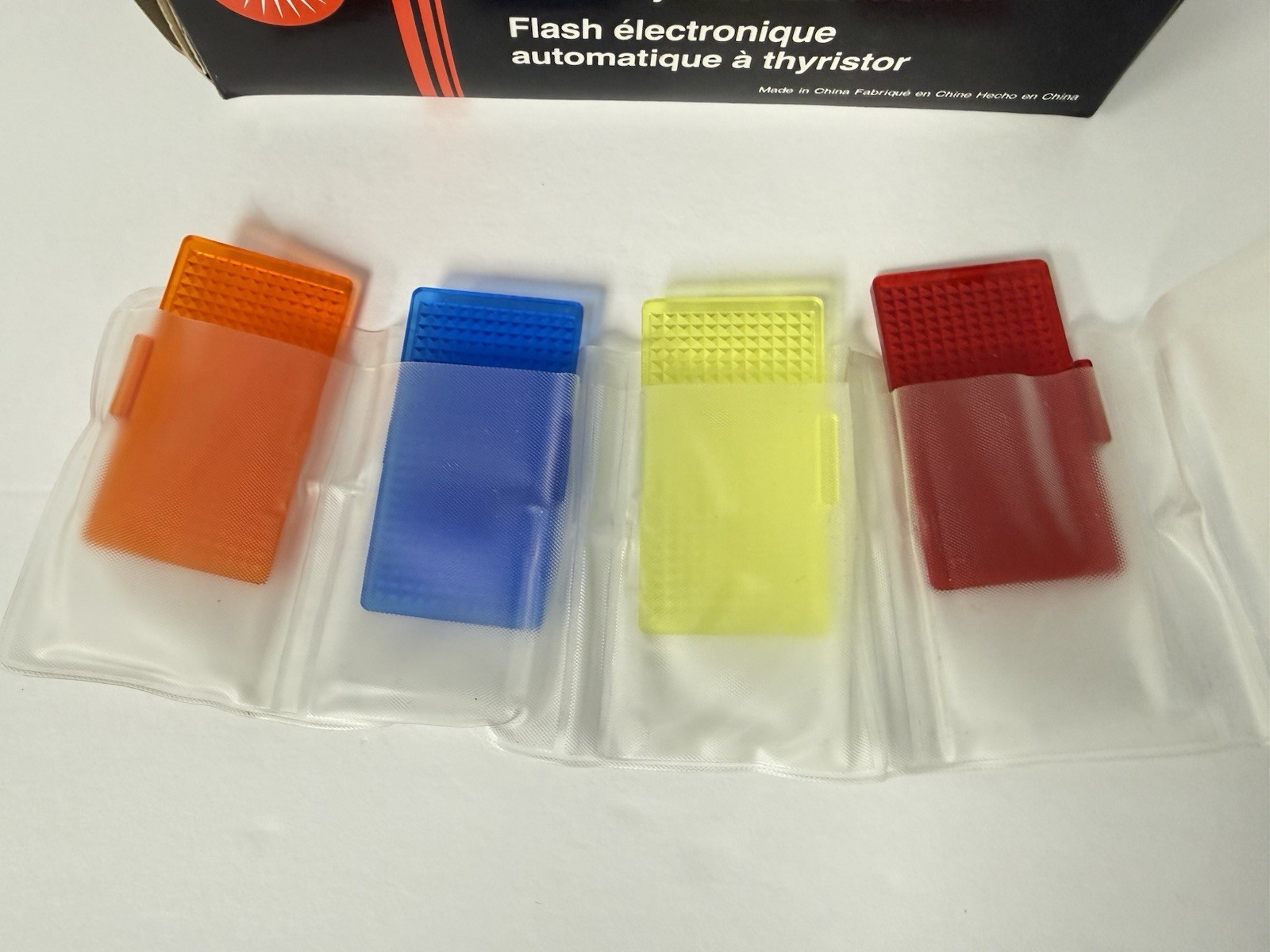 Vivitar 2800 Auto Thyristor Electronic Flash With Filters And Packaging.