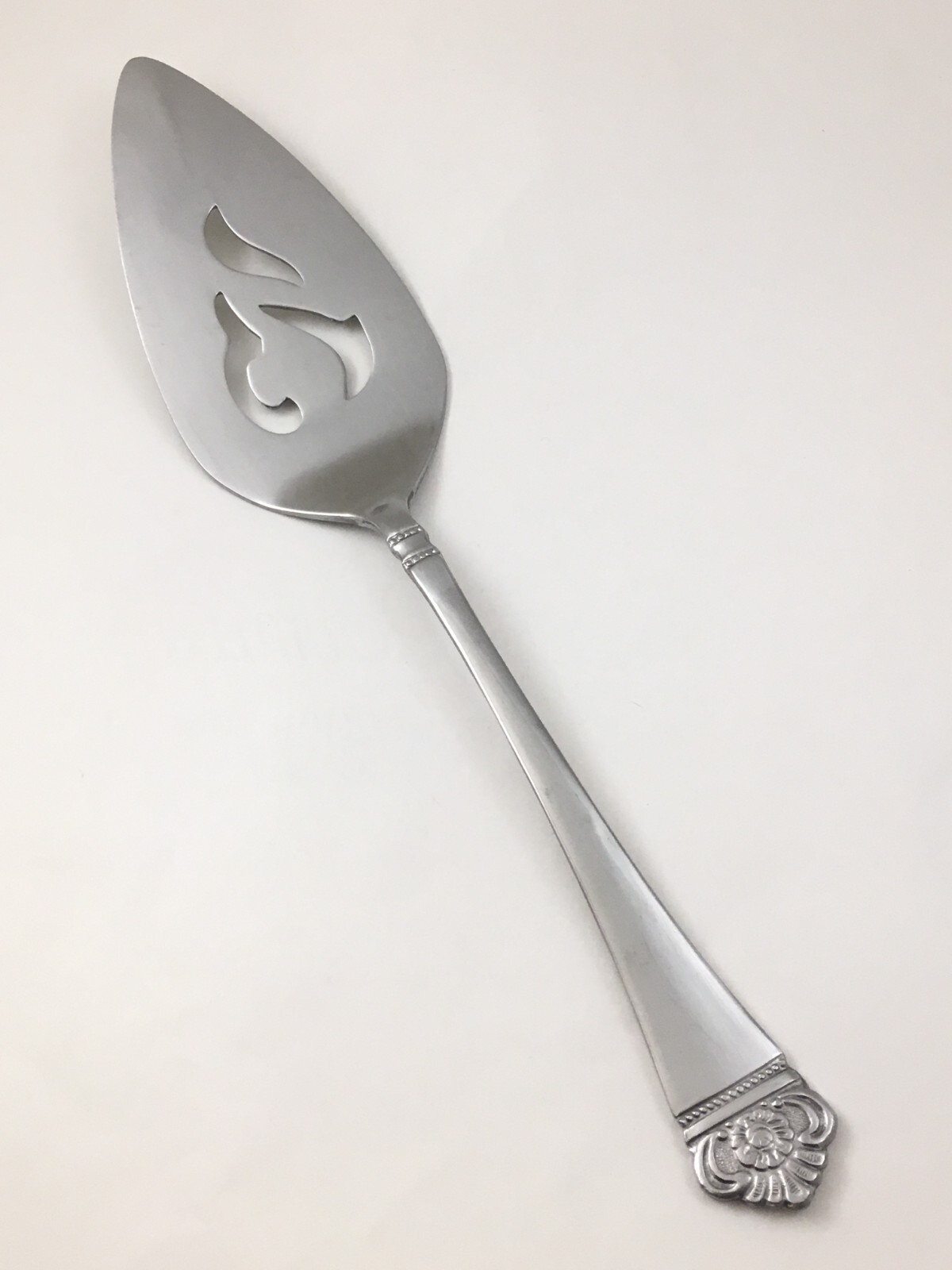 Ekco Eterna Classic Crest Stainless Pierced Pie Server 9 7/8" Japan