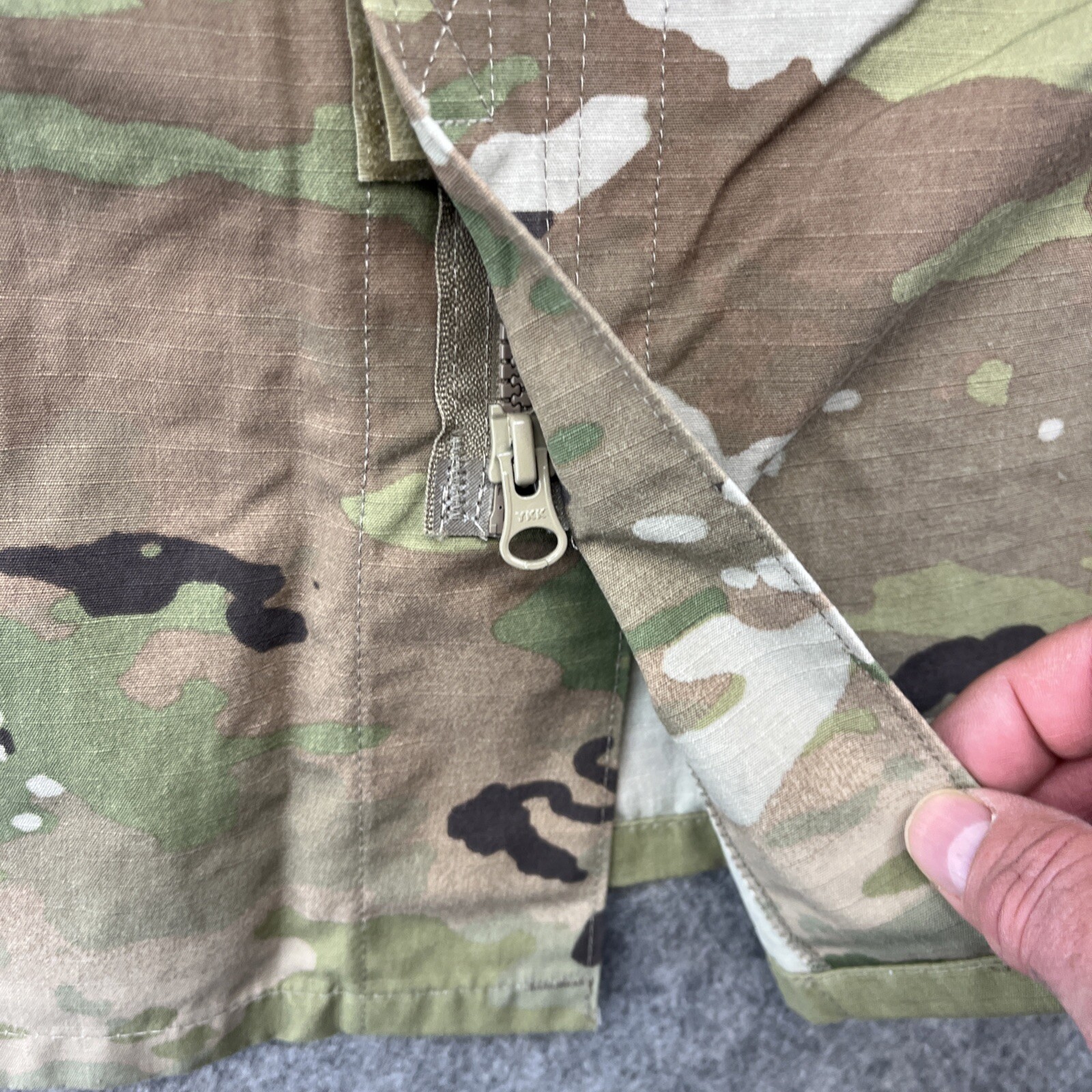 Army Combat Uniform Coat Medium Regular Unisex Insect Shield New