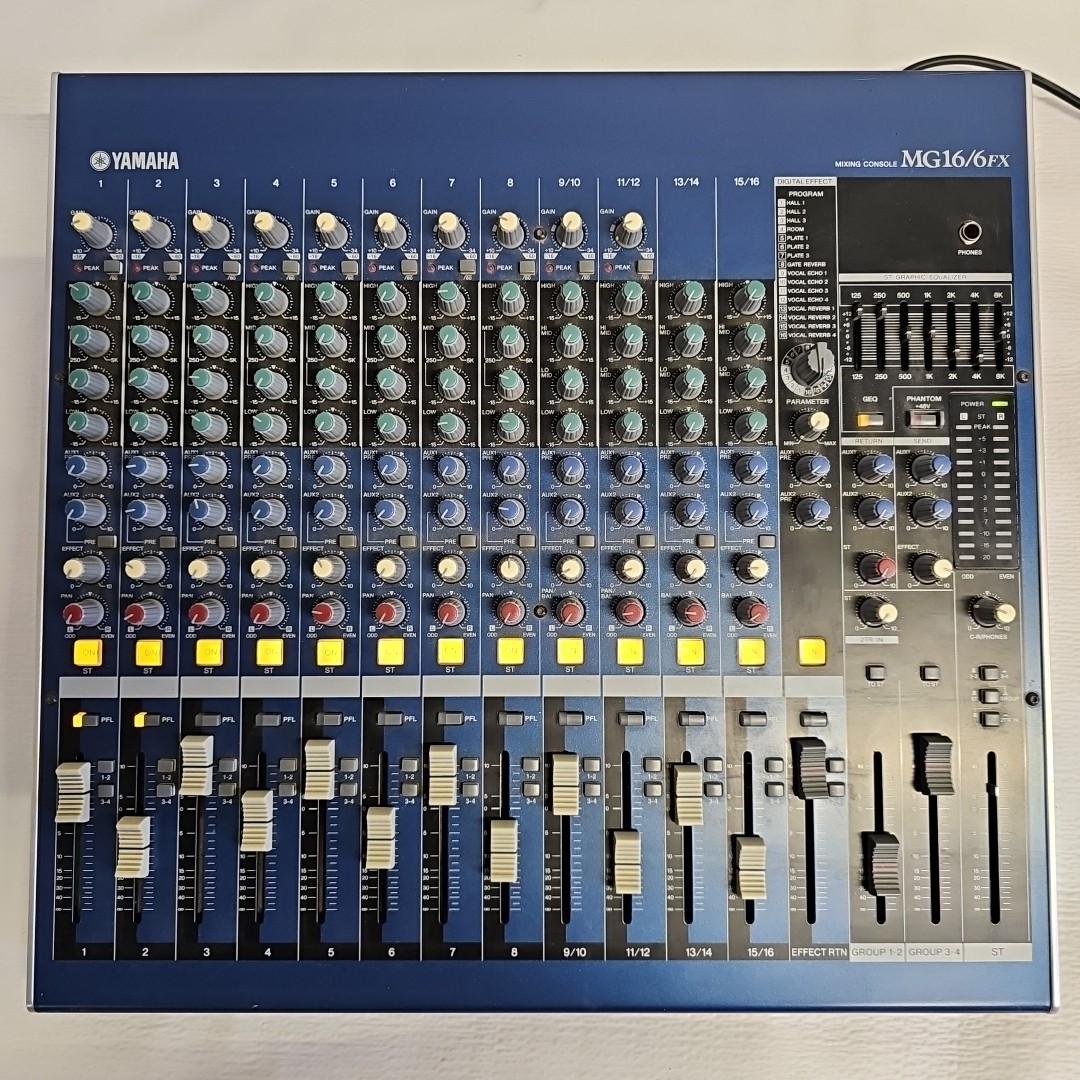 Yamaha MG16/6FX 16 Channel Analog Console Mixer Audio Equipment Working Tested