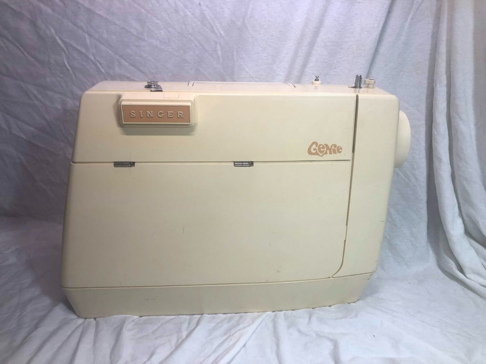 singer genie sewing machine 353 READ DESC