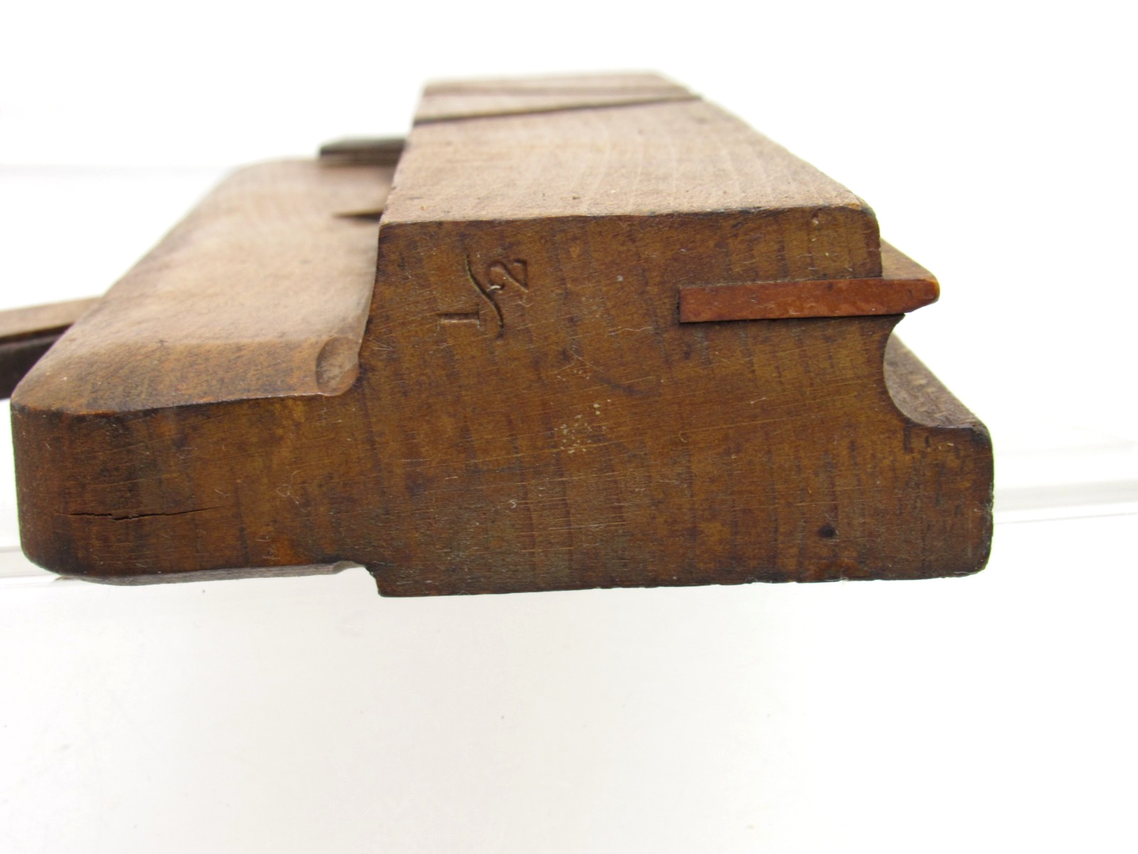 AD NICE SINGLE BOXED 1/2" SIDE BEAD MOLDING PLANE WITH SLITTER MARKED PERRY T00