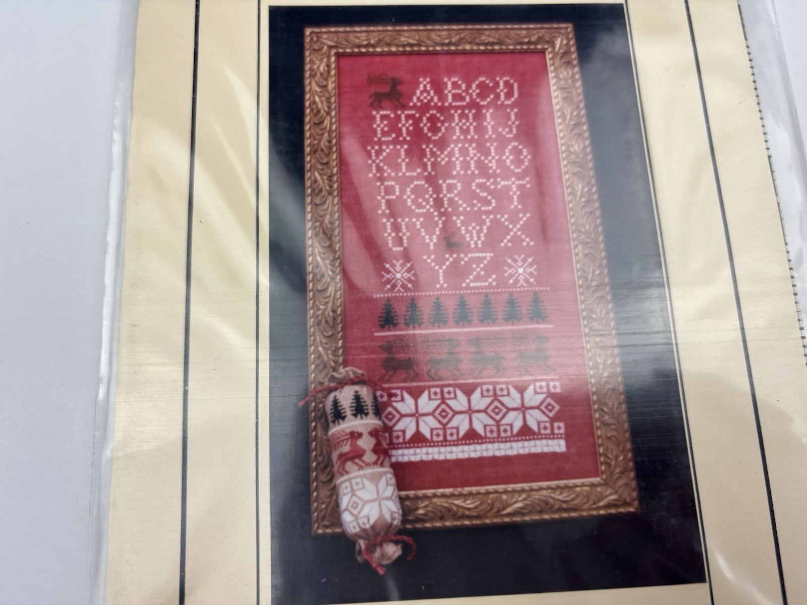 M Designs Reindeer Sampler And Needle Roll Counted Cross Stitch Pattern 4R
