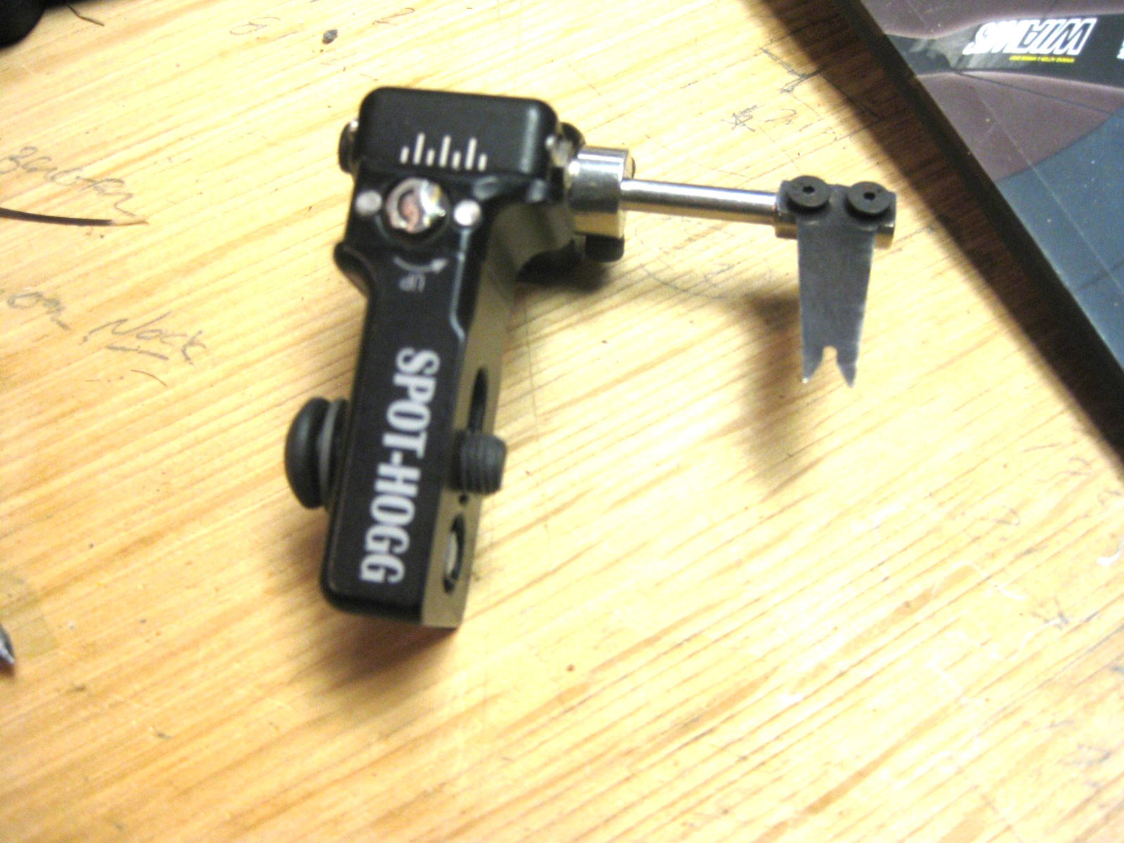 Spot Hogg The Edge Arrow Rest, Black, Right Hand