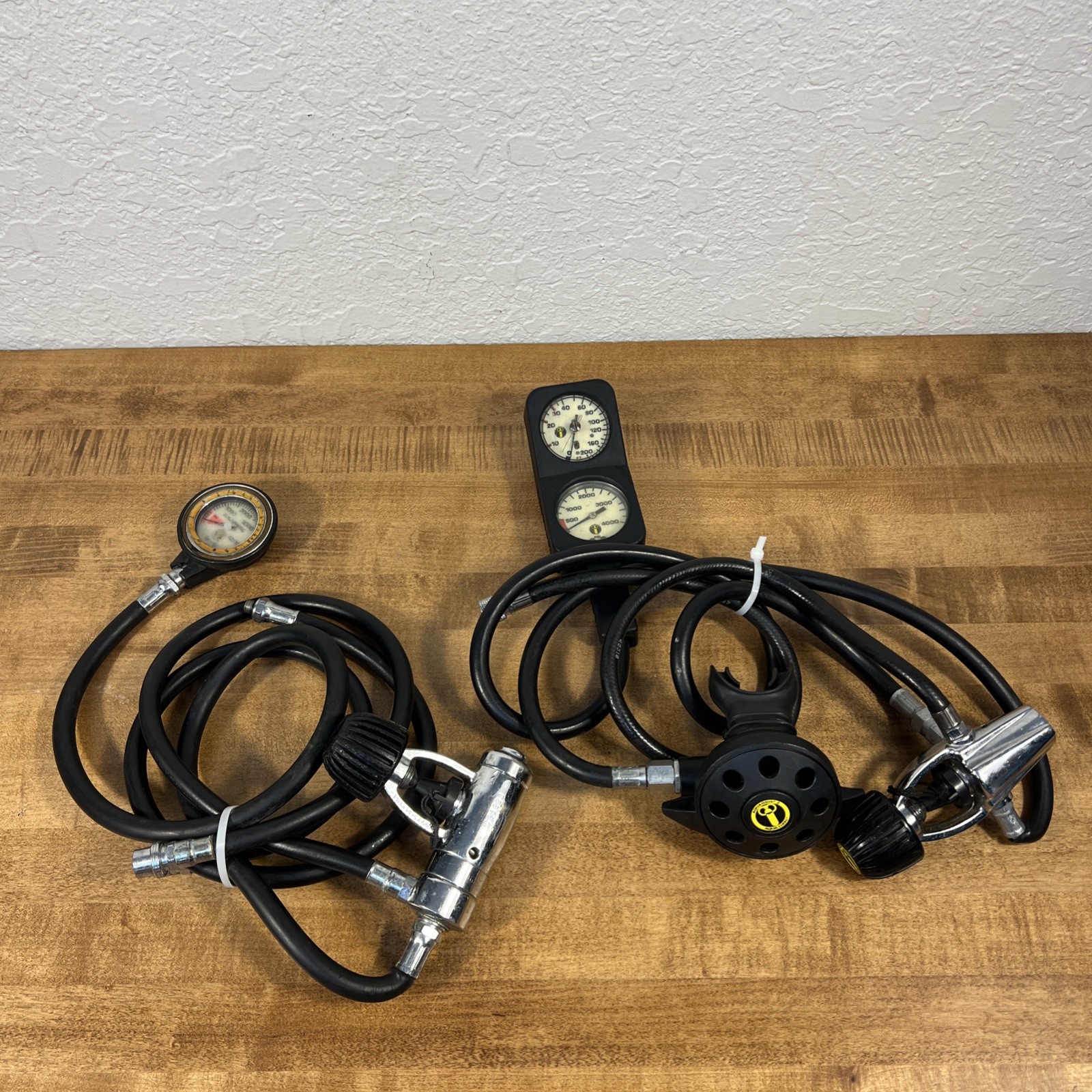 Aqua Lung Aquarius 2 & U.S. Divers Gauge & Regulator Sets As Is UNTESTED