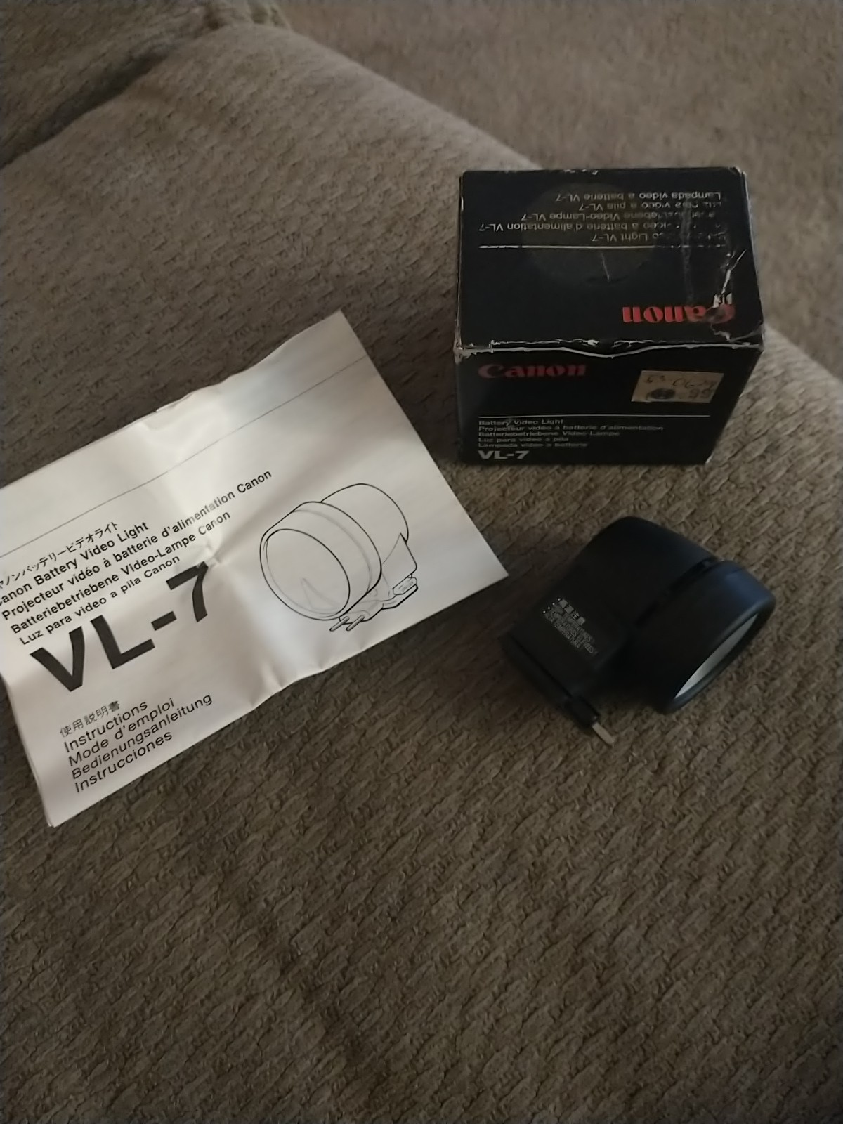 Canon Battery Video Light VL-7 Made in Japan   U67J, New In Box, Free Shipping