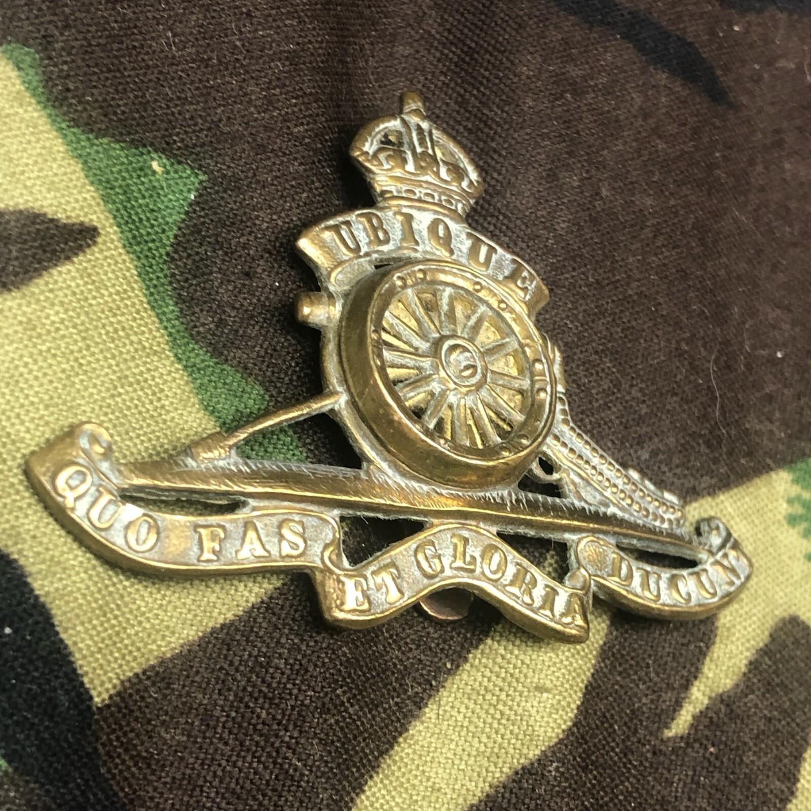 Original WW2 British Army Cap Badge - Royal Artillery