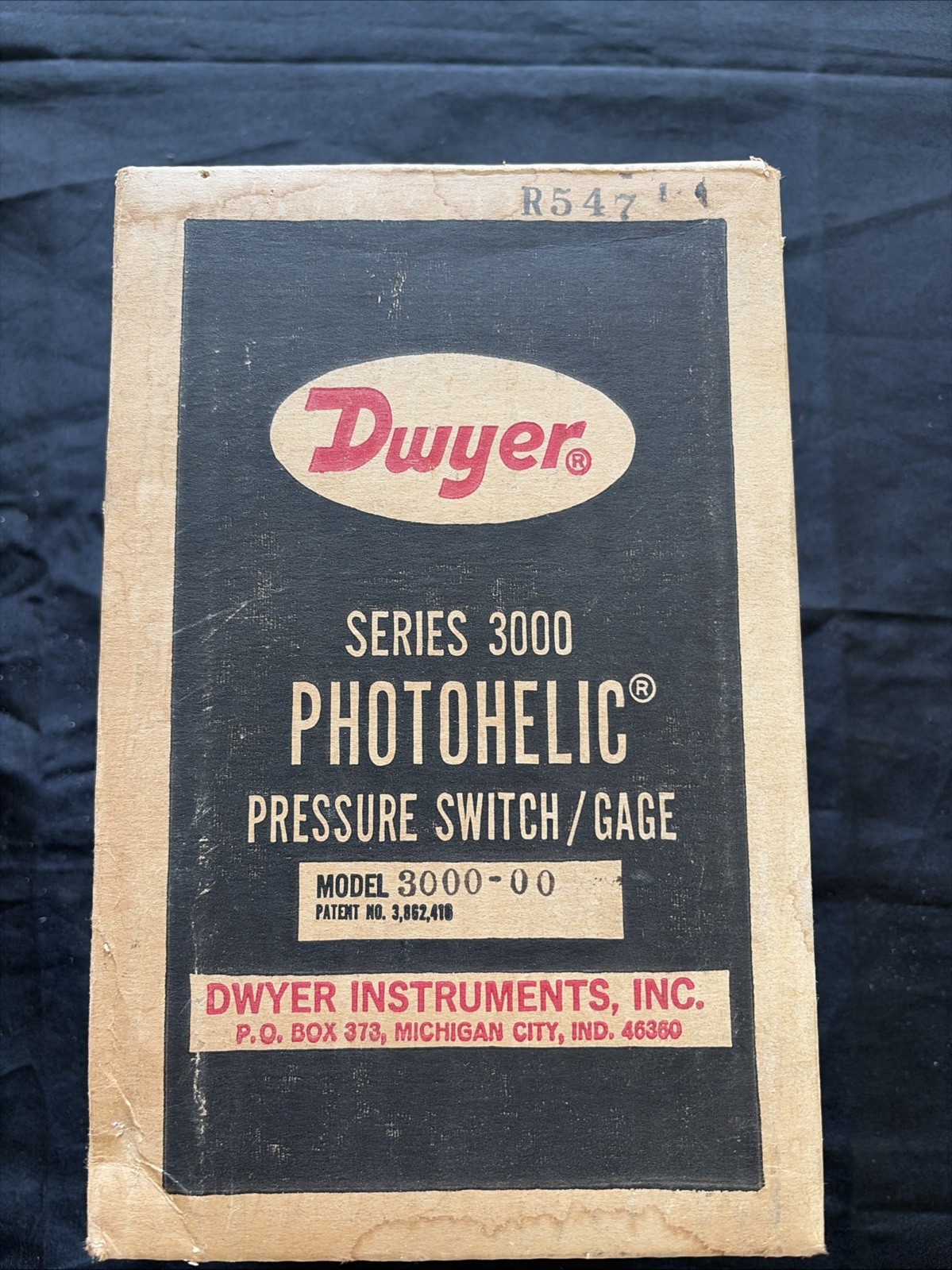 DWYER A3001 Photohelic  Pressure Gauge Series 3000 New In Box