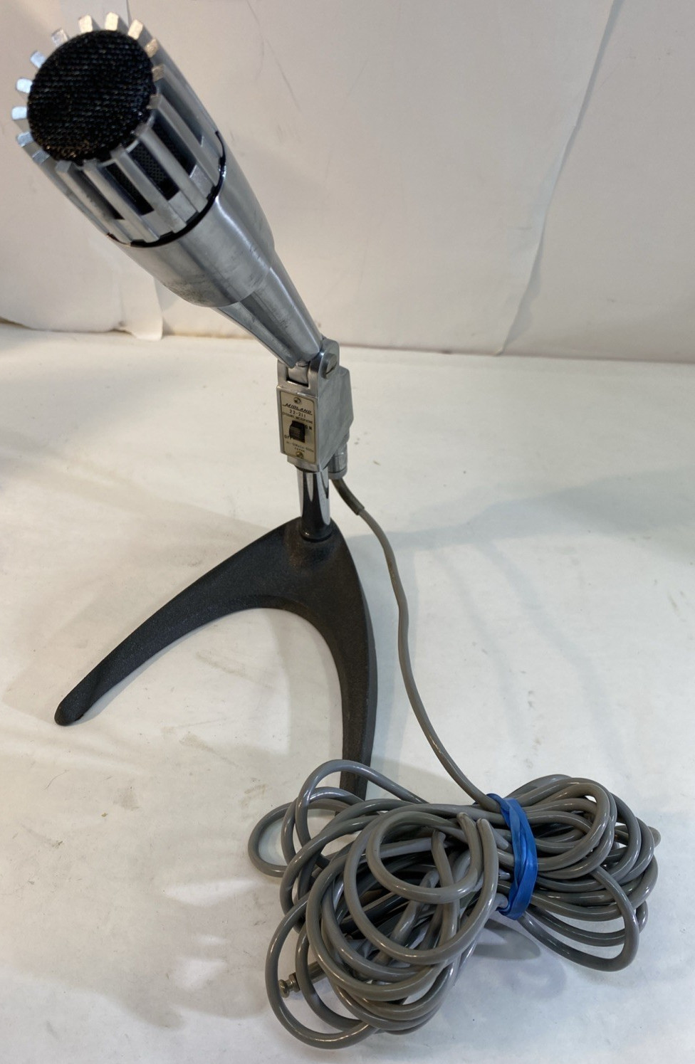 Vintage 1960's Midland 22-211 dynamic microphone w stand and wires