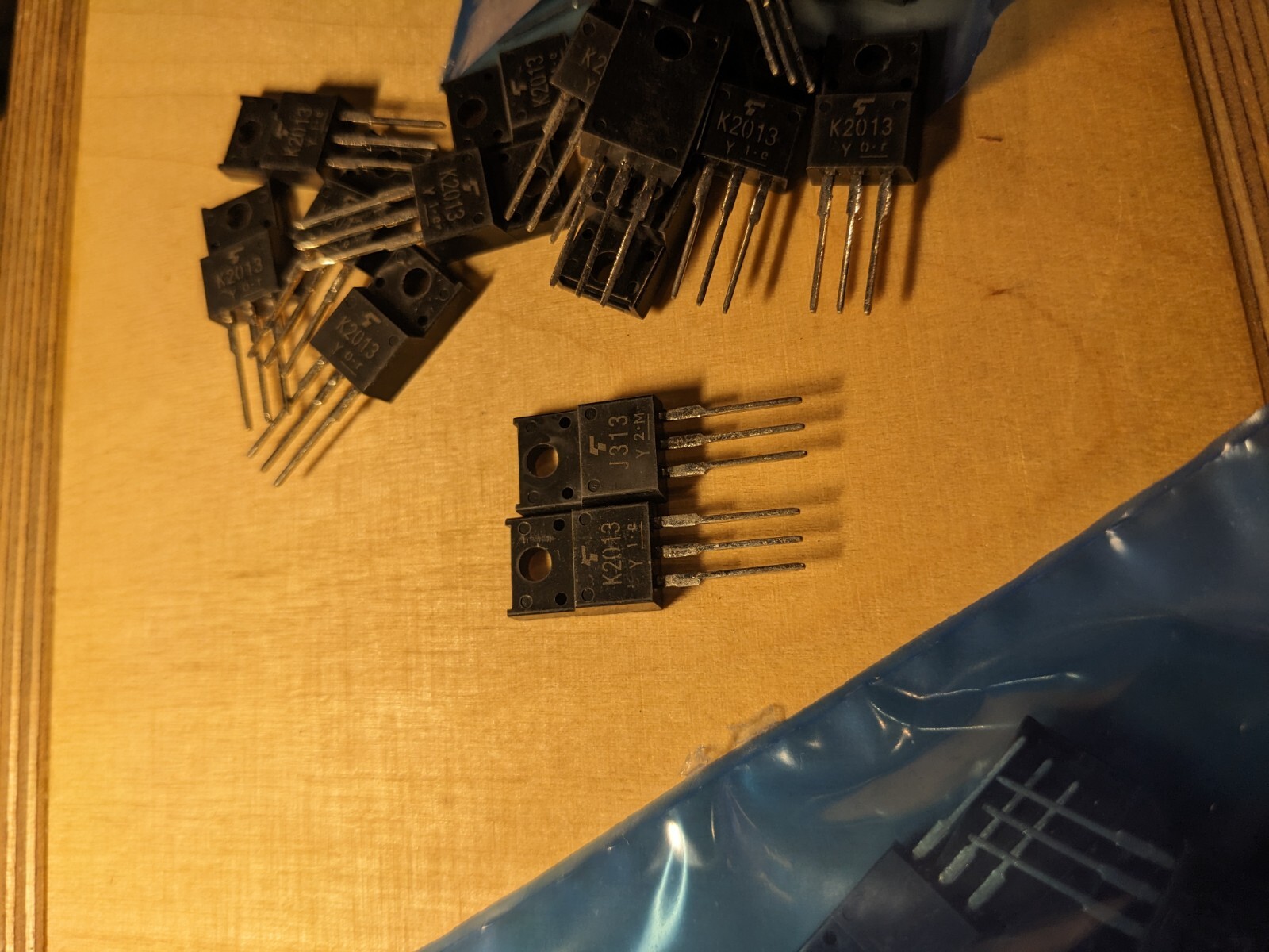 Toshiba 2sk2013/2sj313 Mtched quad 0.2v difference