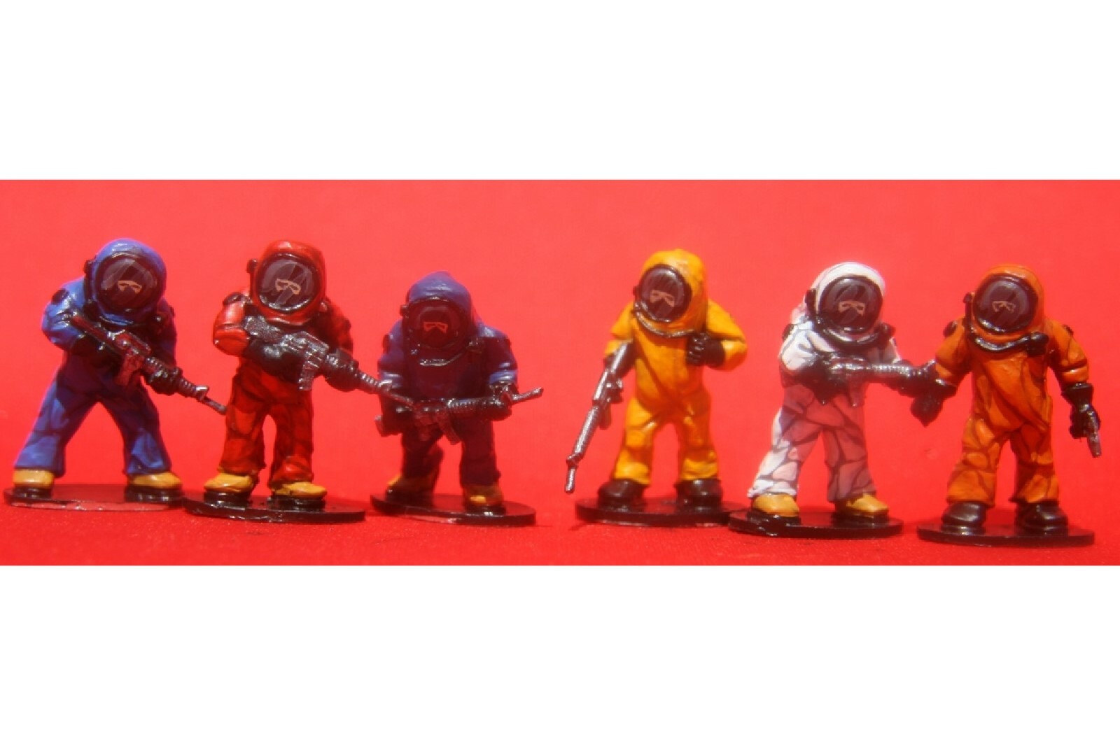 28mm PULP 26 Full Chem Suit Soldiers 2 (6 Figures)