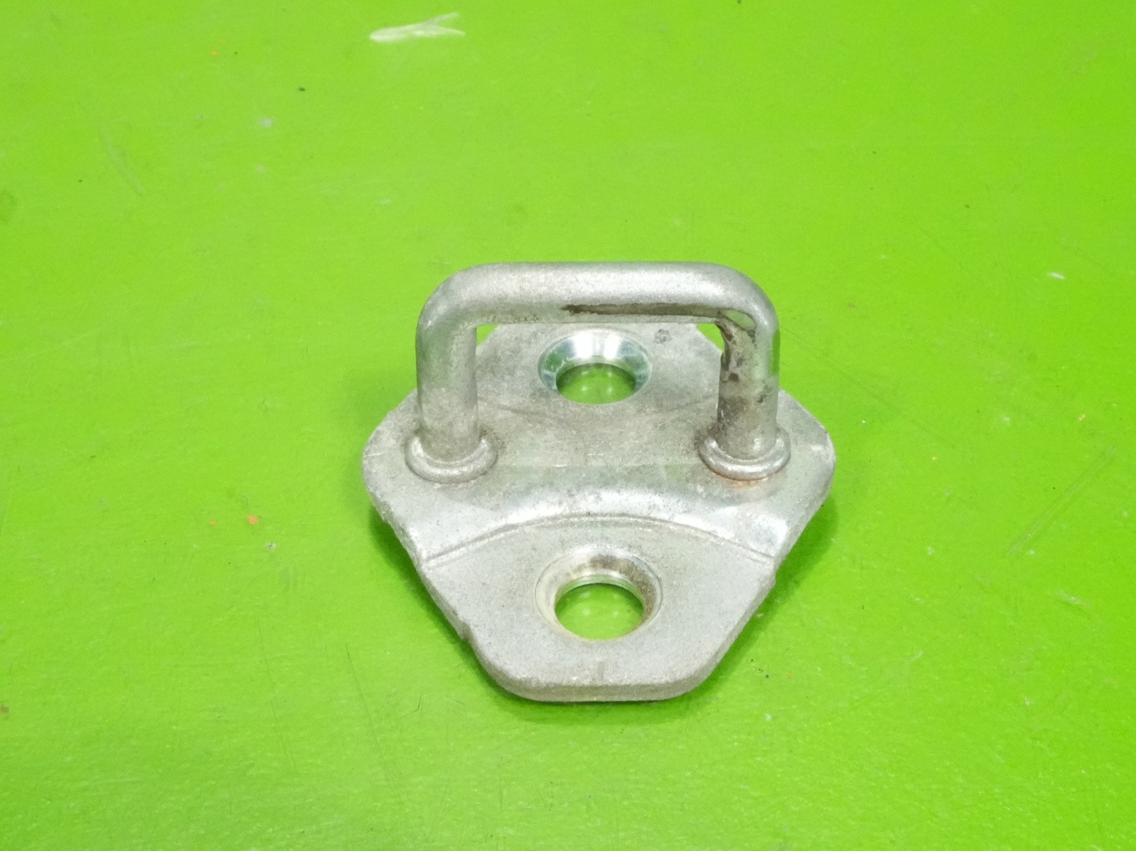 94-01 Integra OEM door lock latch U hook striker catch