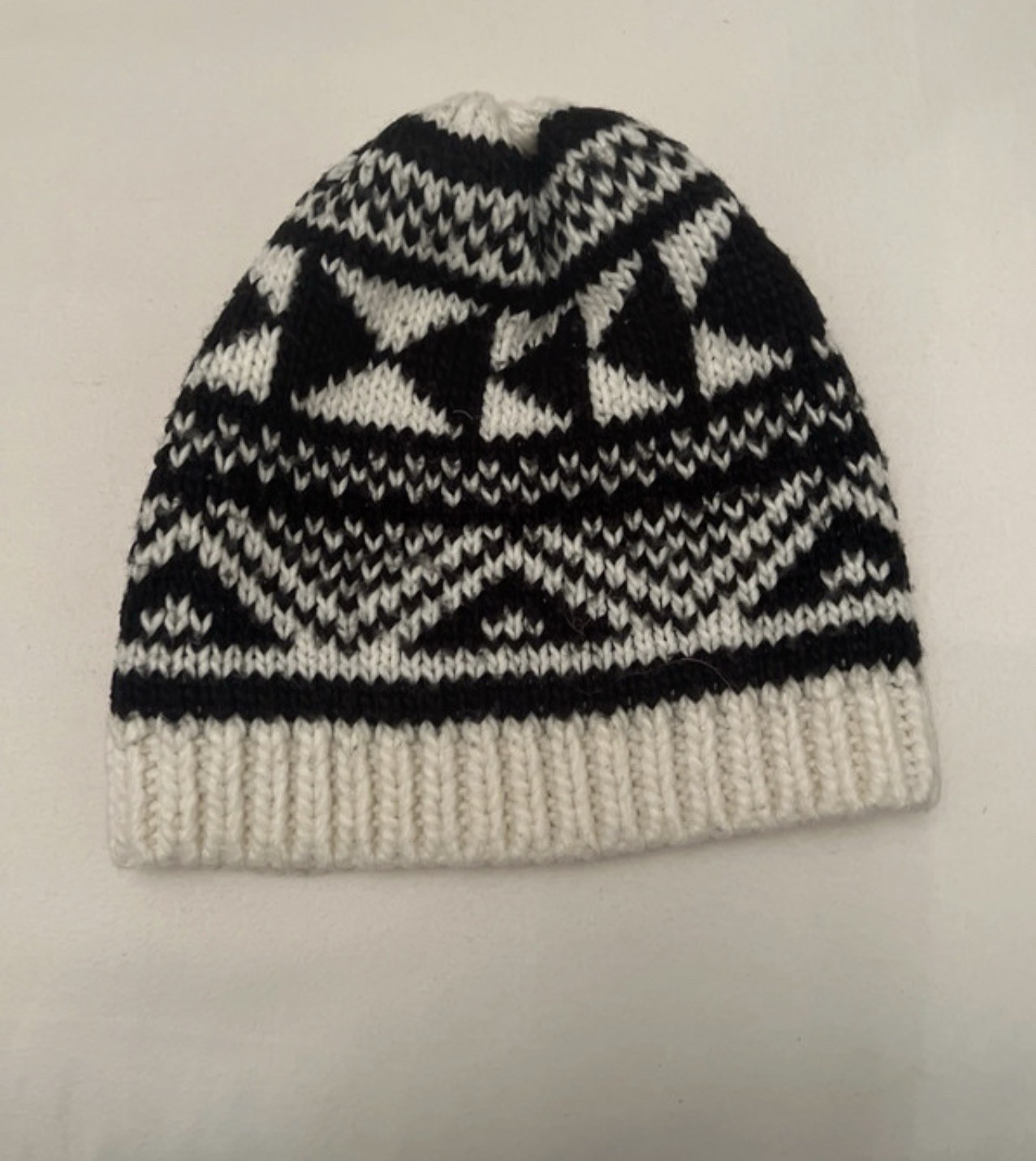 Express Black White Geometric Knit Acrylic Winter Beanie Hat Unisex Adults