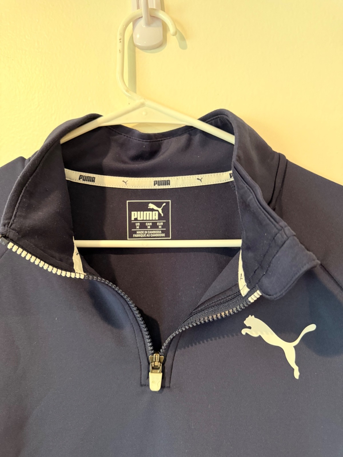 PUMA LIGHTWEIGHT 1/4 ZIP PULLOVER LONG SLEEVE POLY/SPANDEX NAVY BLUE MEDIUM
