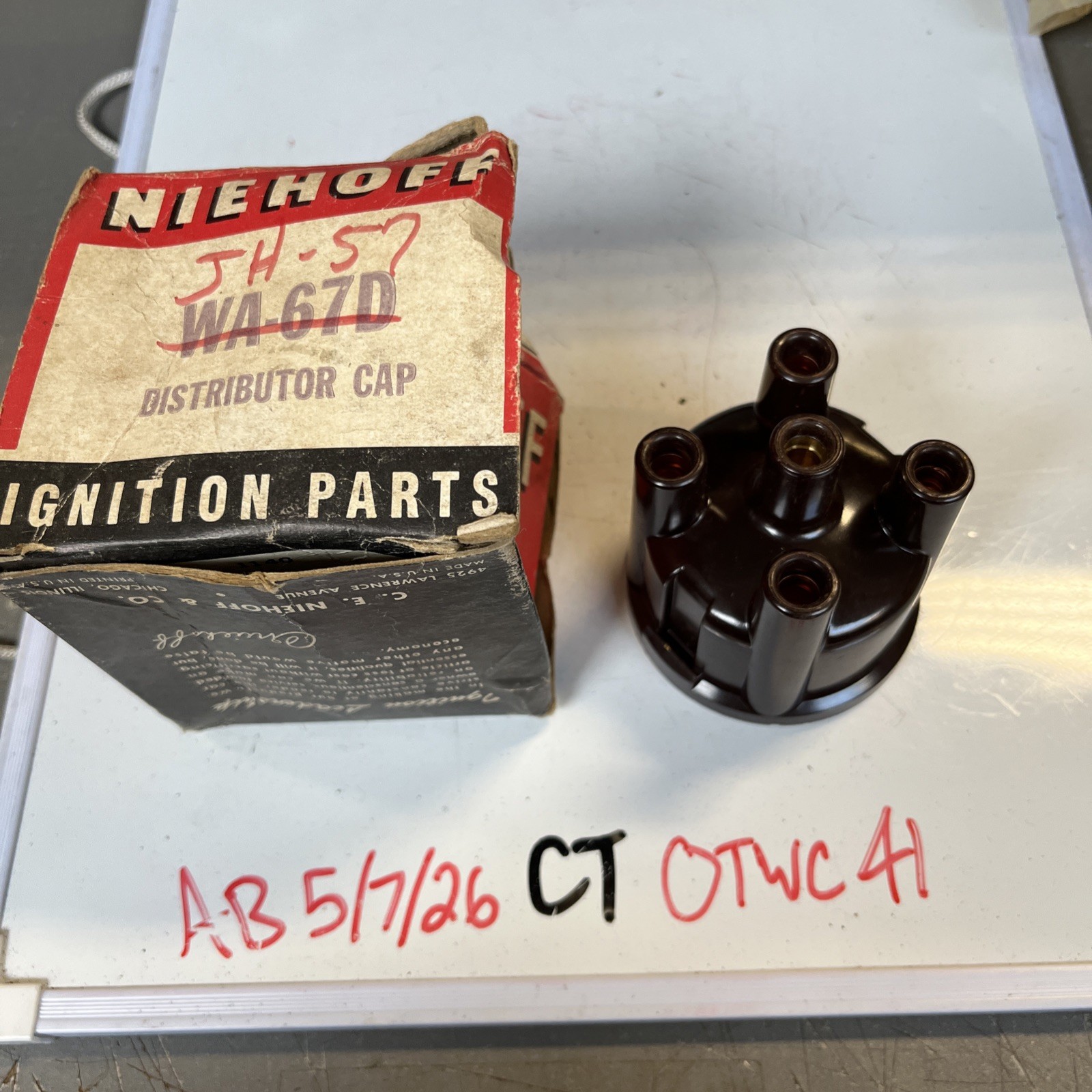 Neihoff WA-67D Distributor Cap - Fits Select Toyota Models 1967-1974 - NOS
