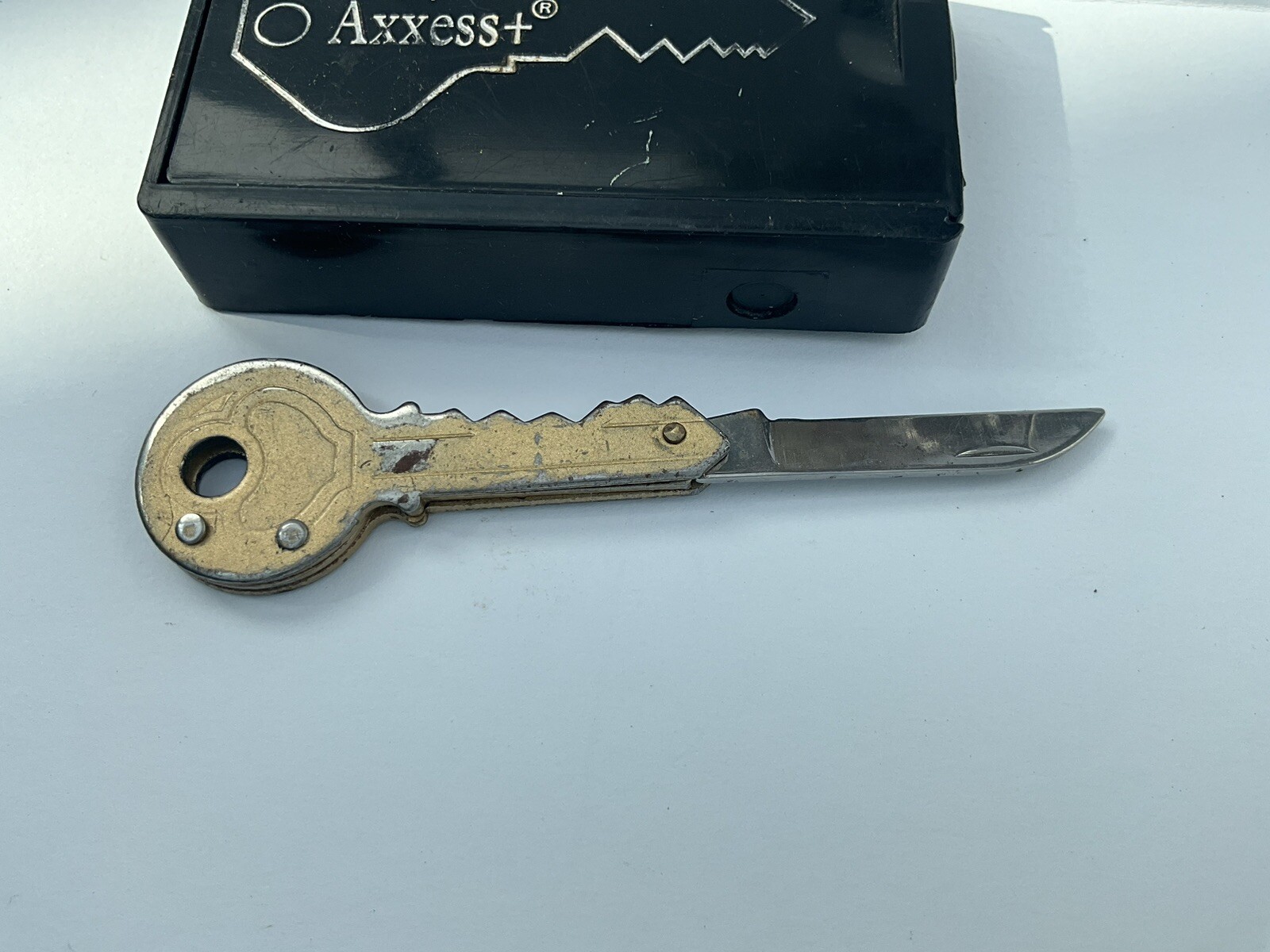 Vintage Axxess Magnetic Hide-A-Key Box