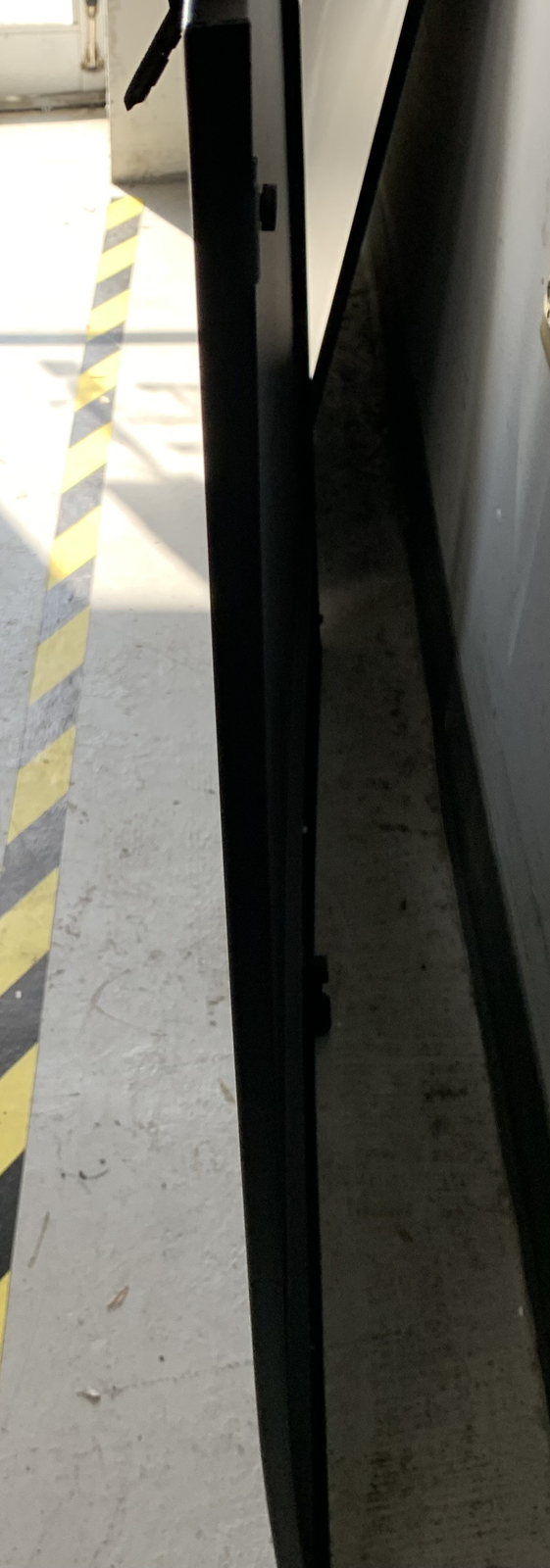 NetShelter SX® Side Panel Installation - AR7301, AR7371