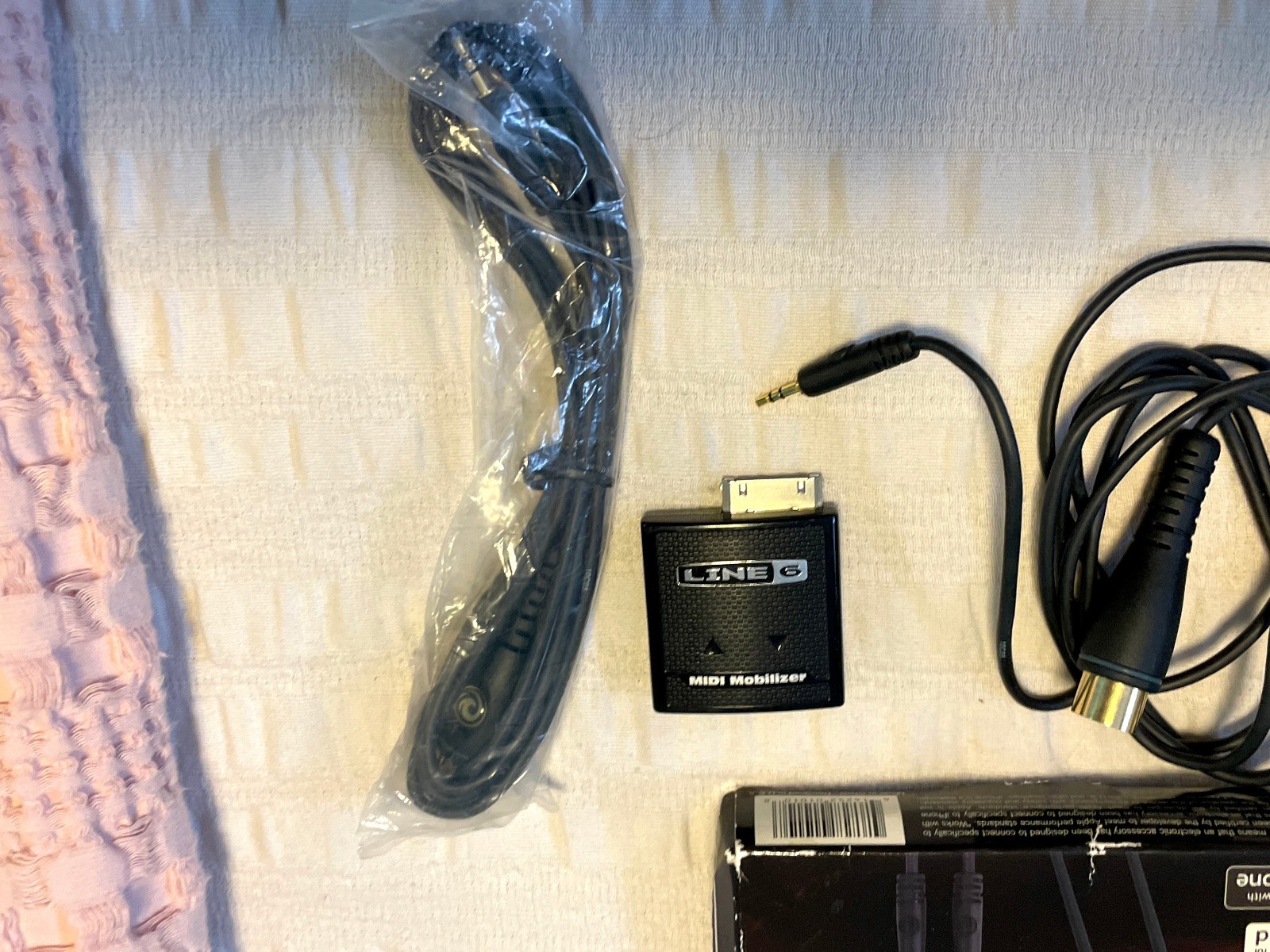 Line 6 MIDI Mobilizer 1 MIDI Interface For iPhone And iPod Touch.