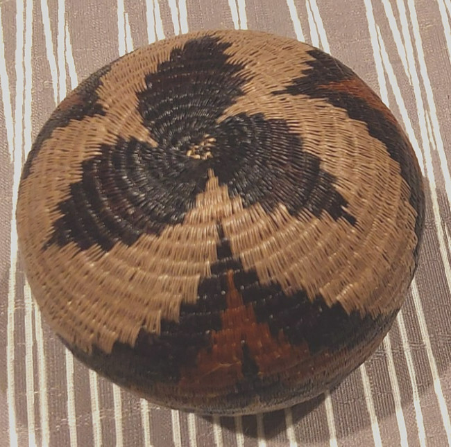 #2 Wounaan Indian Hand Woven Spiral Design Panama Basket 3" x 2 3/4"