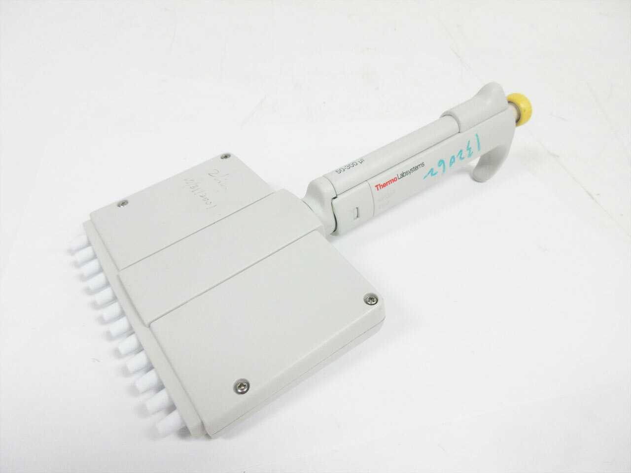 THERMO LABSYSTEMS 4510 FINNPIPETTE 12 CHANNEL PIPETTE ADJUSTABLE 50 - 300 uL