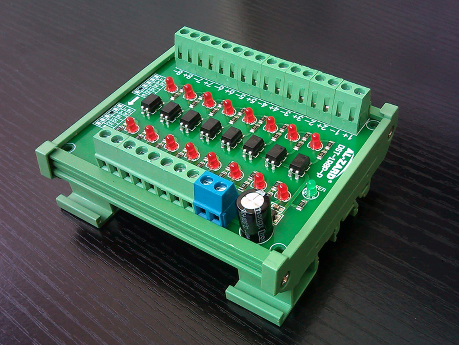 8-channel PLC Signal Level Voltage Conversion Board PNP Output DST-1R8P-P