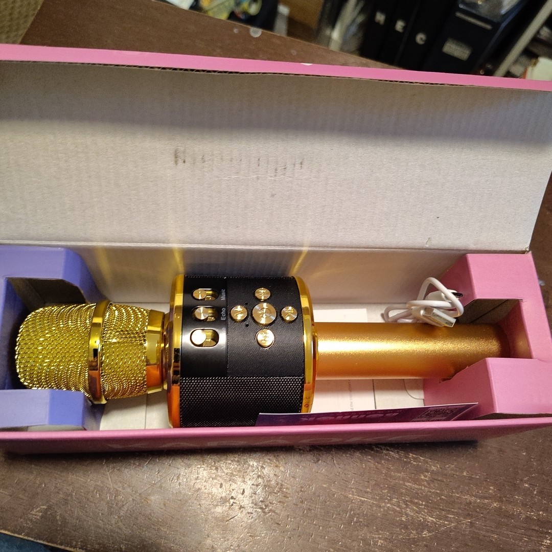 Bonaok Wireless Bluetooth Karaoke Microphone w/LED, Gold, Q78