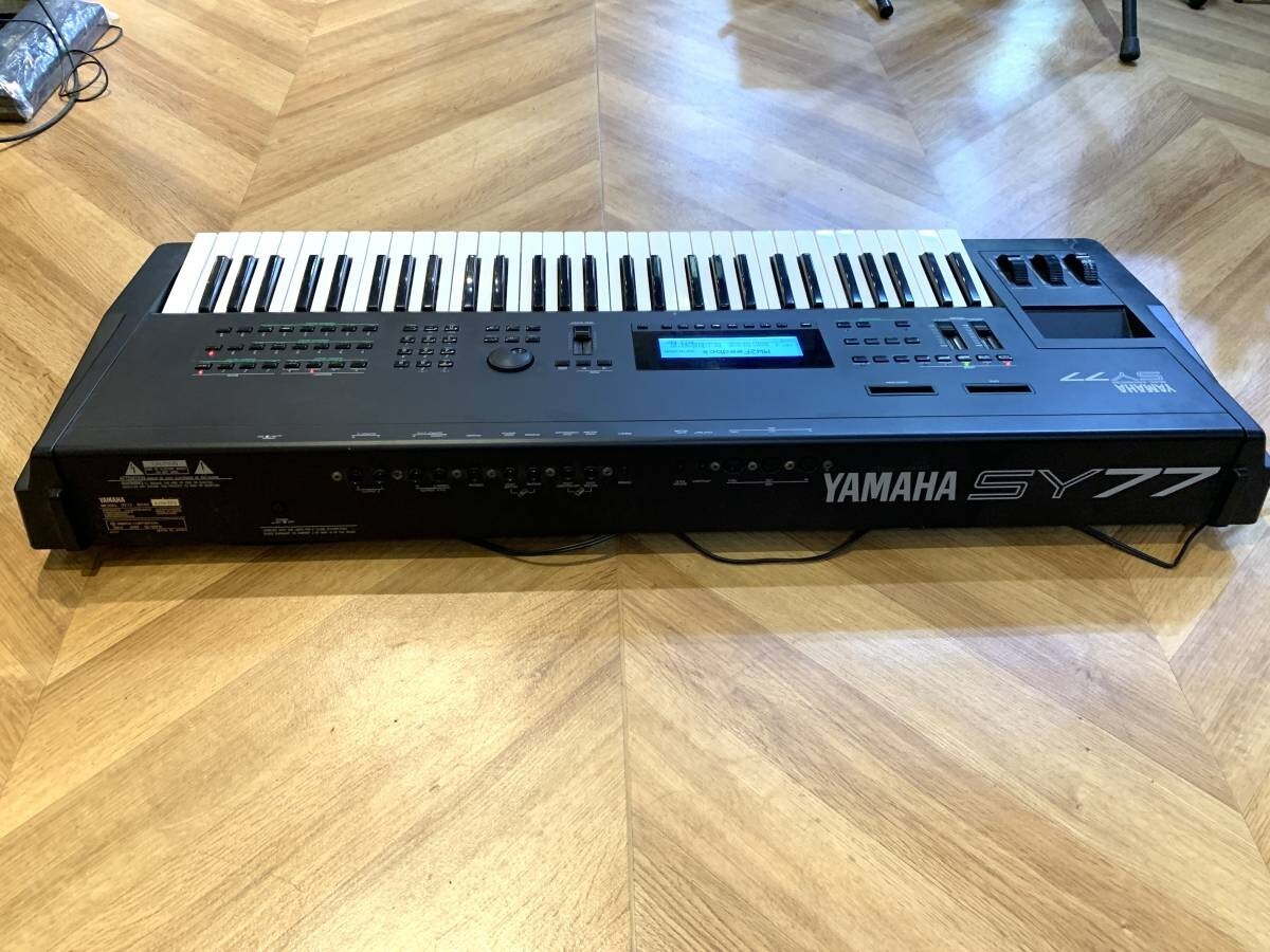 Yamaha SY77 Synthesizer Keyboard 61-Keys Black keyboard Music