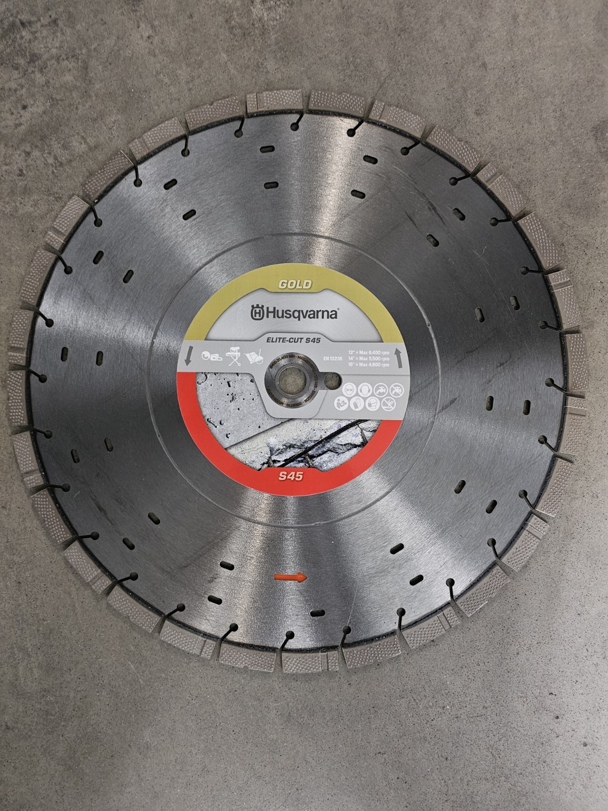 16" Husqvarna ELITE-CUT™ S45 EXO-GRIT Diamond Concrete Blade