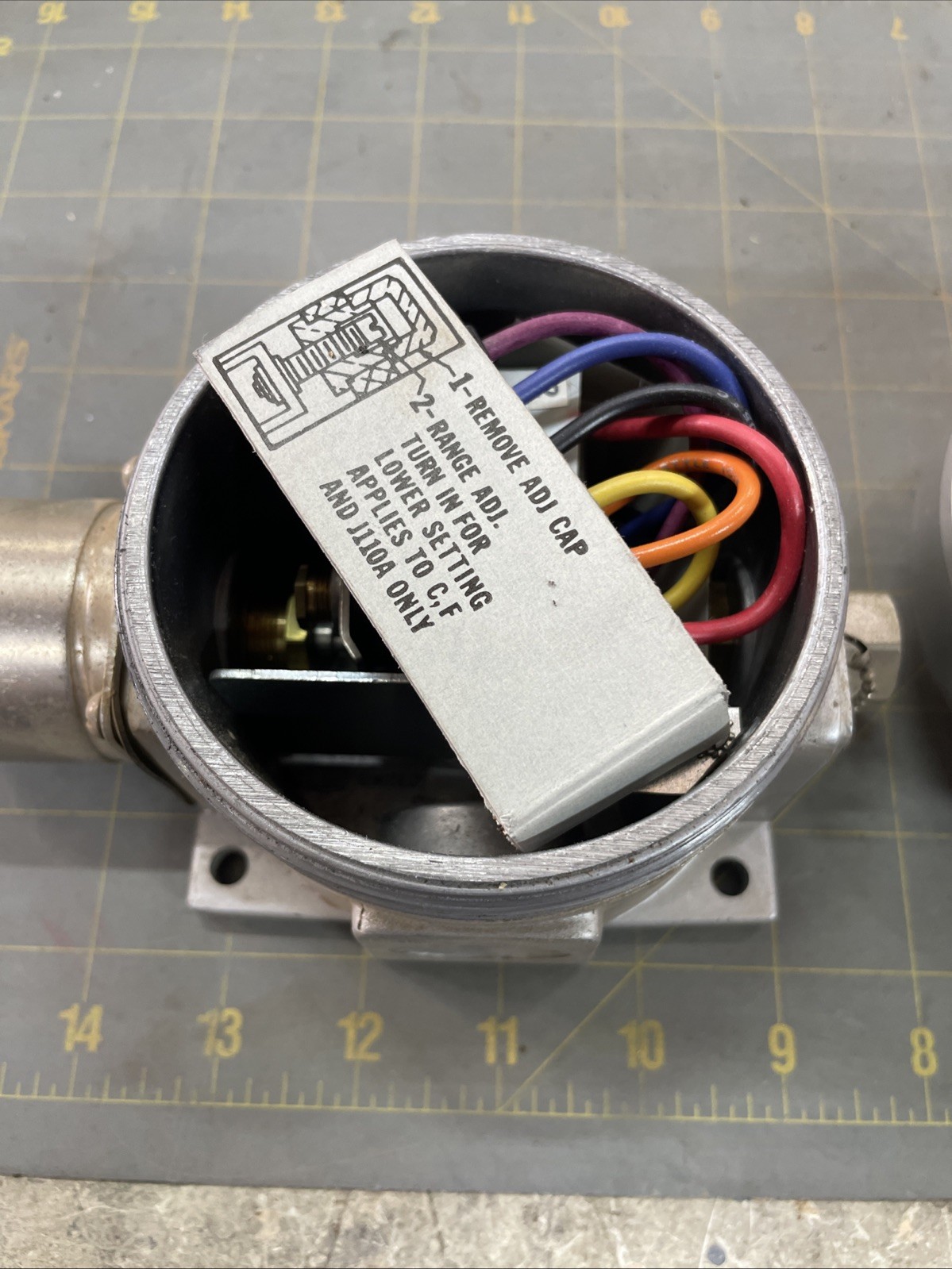 UNITED ELECTRIC J110A-164. 7922