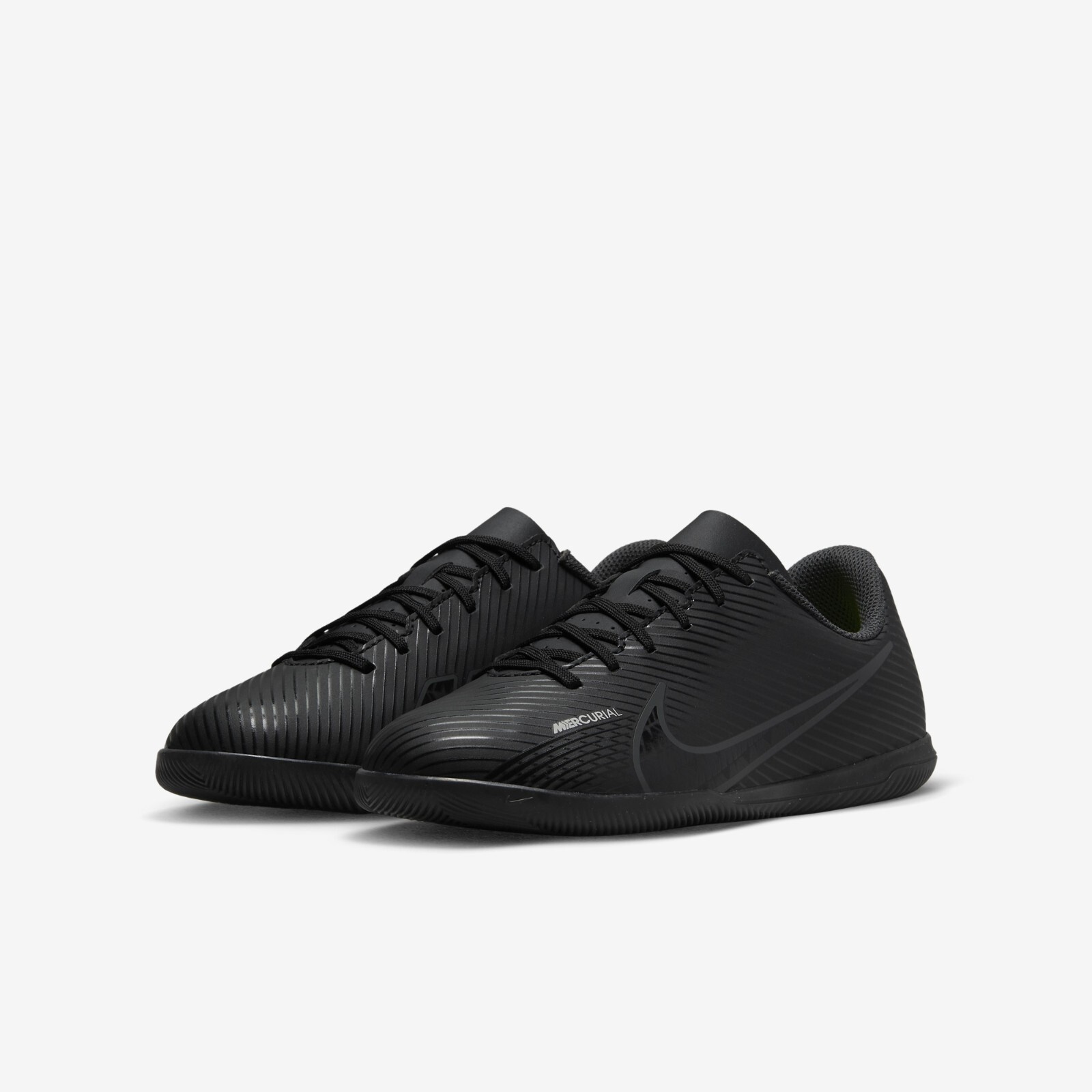 Nike Mercurial Vapor 15 Club DJ5955-001 Black Lace Up Soccer Shoes size 1 Youth